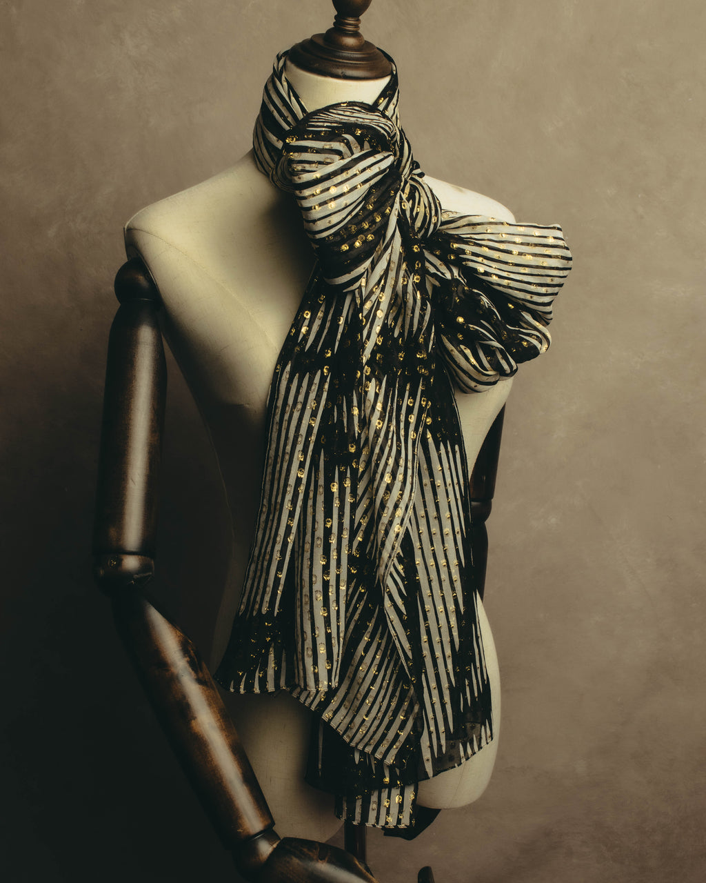 -SPECIAL- “GUCCI” 00’s-10’s Metallic printed sheer stole