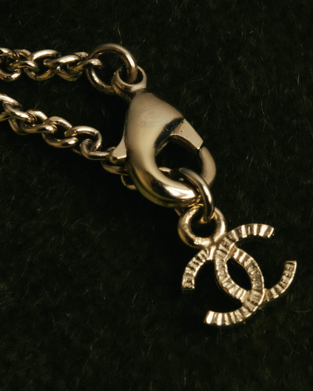 -SPECIAL- “CHANEL” 2017 Cruise Collection Pearl trimmed black pendant necklace
