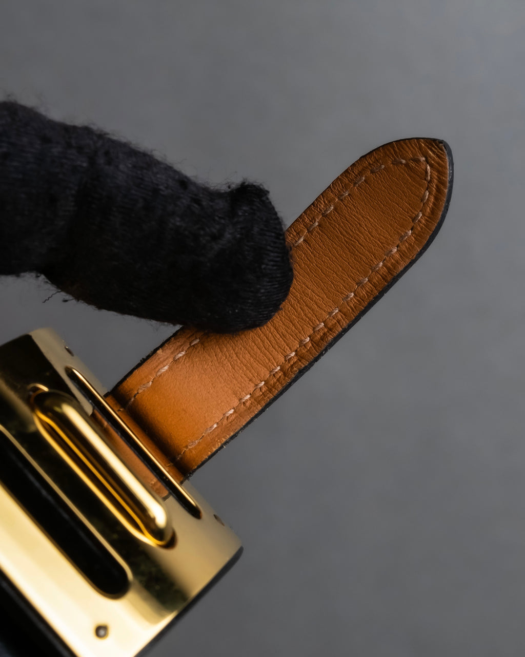 "HERMES" 2014 collection Kelly design leather bangle