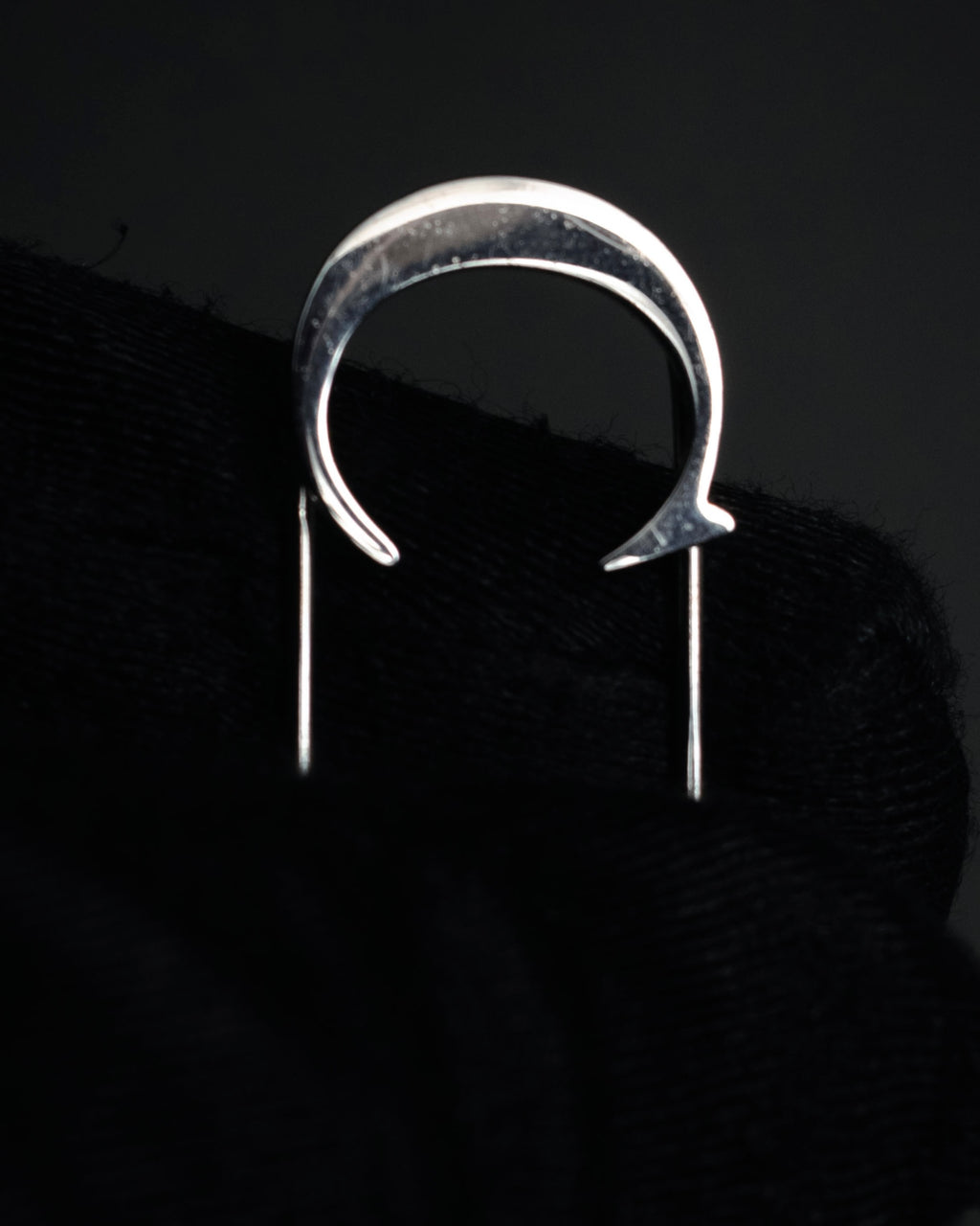 “DIOR” 2018-present Bottle cap pin brooch