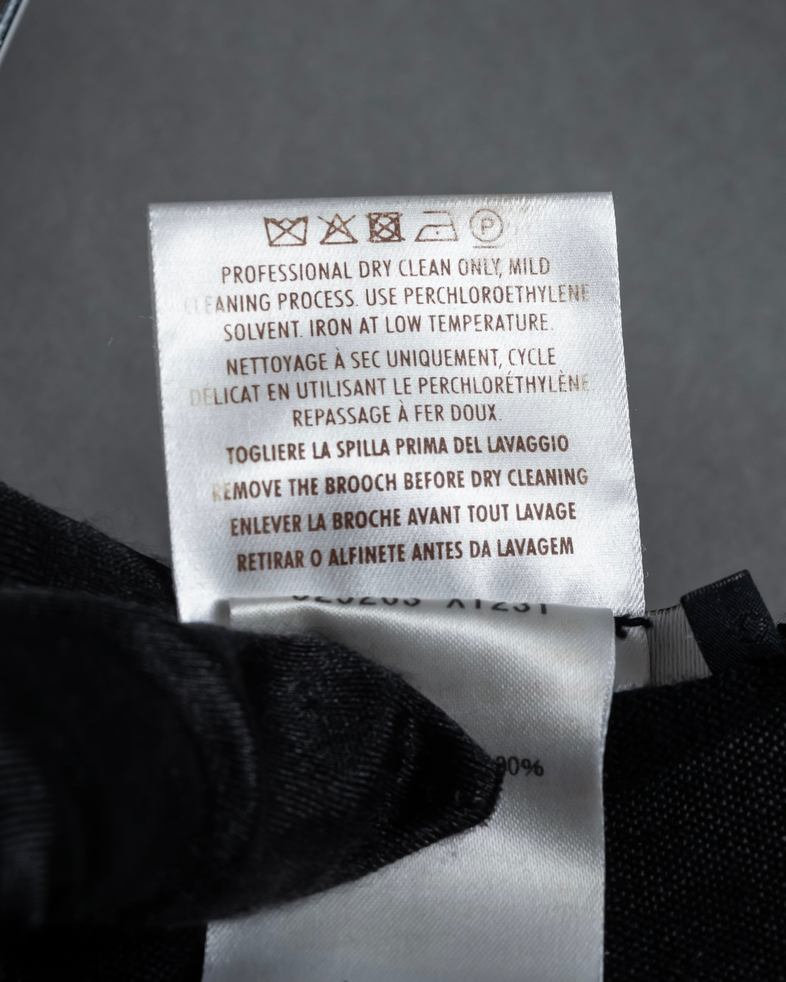 "GUCCI" Embellished v neck jewel knit sweater