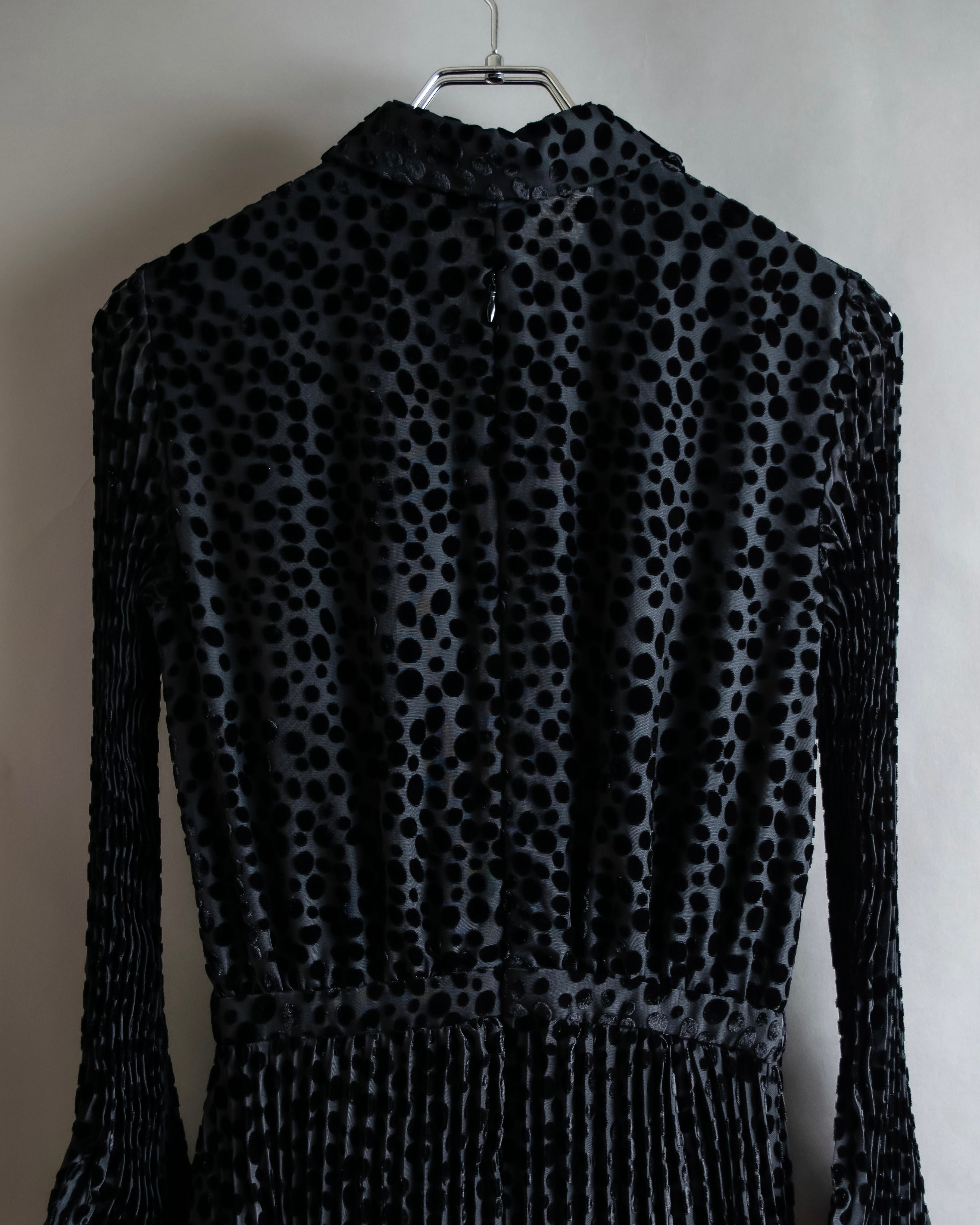 "EMPORIO ARMANI" Velvet dot beautiful pleated dress