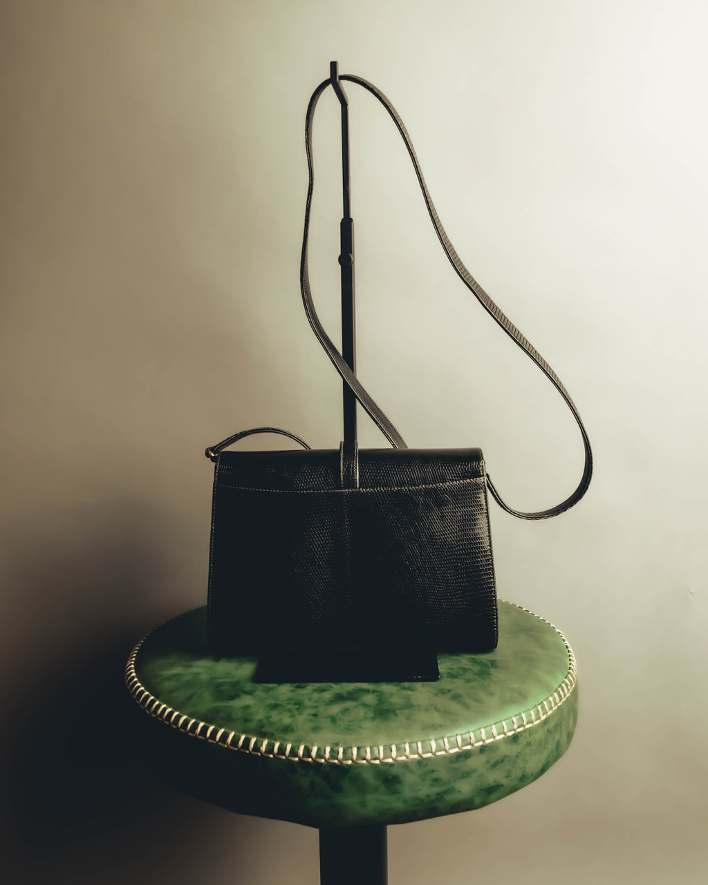 "GUCCI" 60's-70's Glossy lizard embossed leather shoulder bag