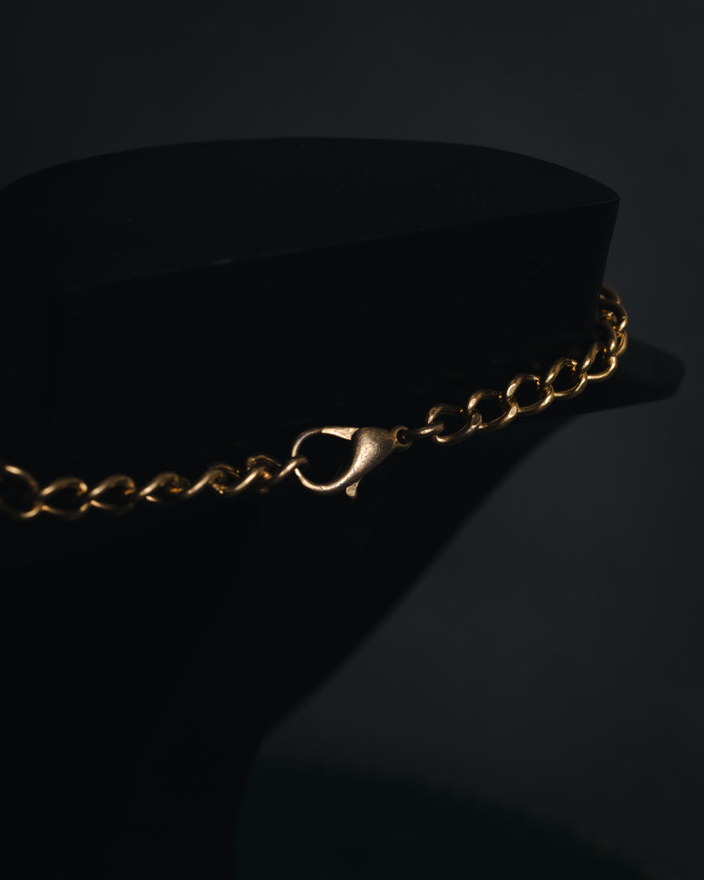 –SPECIAL– "CHANEL" 02SS Archival hammered-metal square medallion necklace