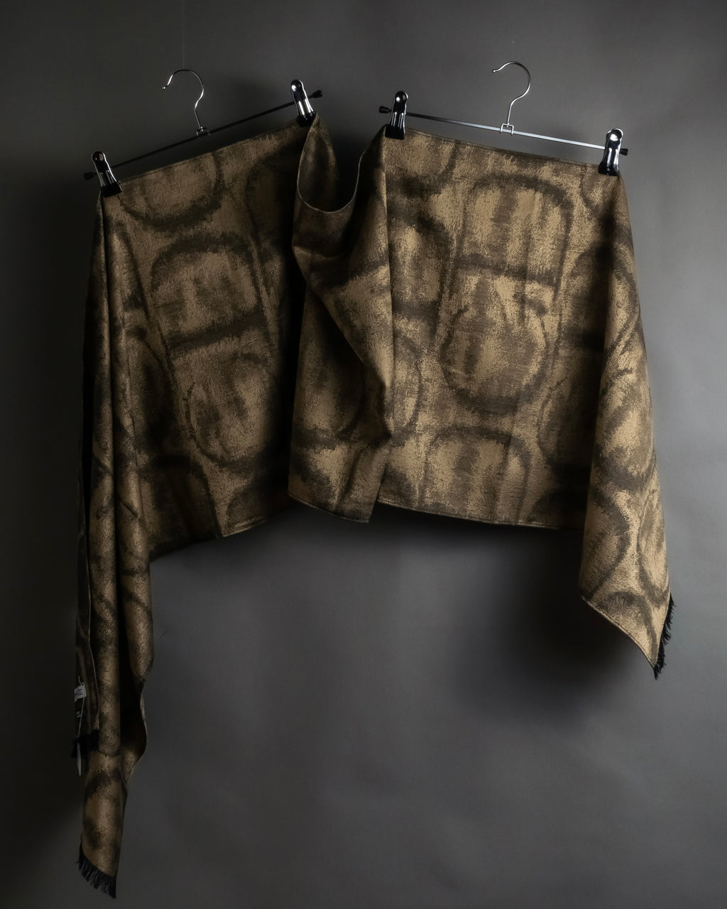 -SPECIAL- "Christian Dior"
90's-00's Abstract Expression Pattern Large Stole