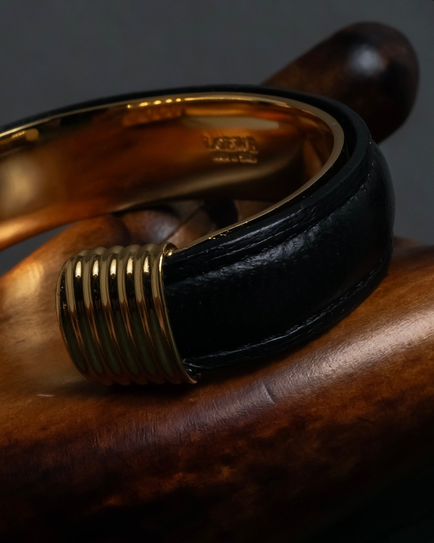 "LOEWE" Anagram logo engraved leather bangle