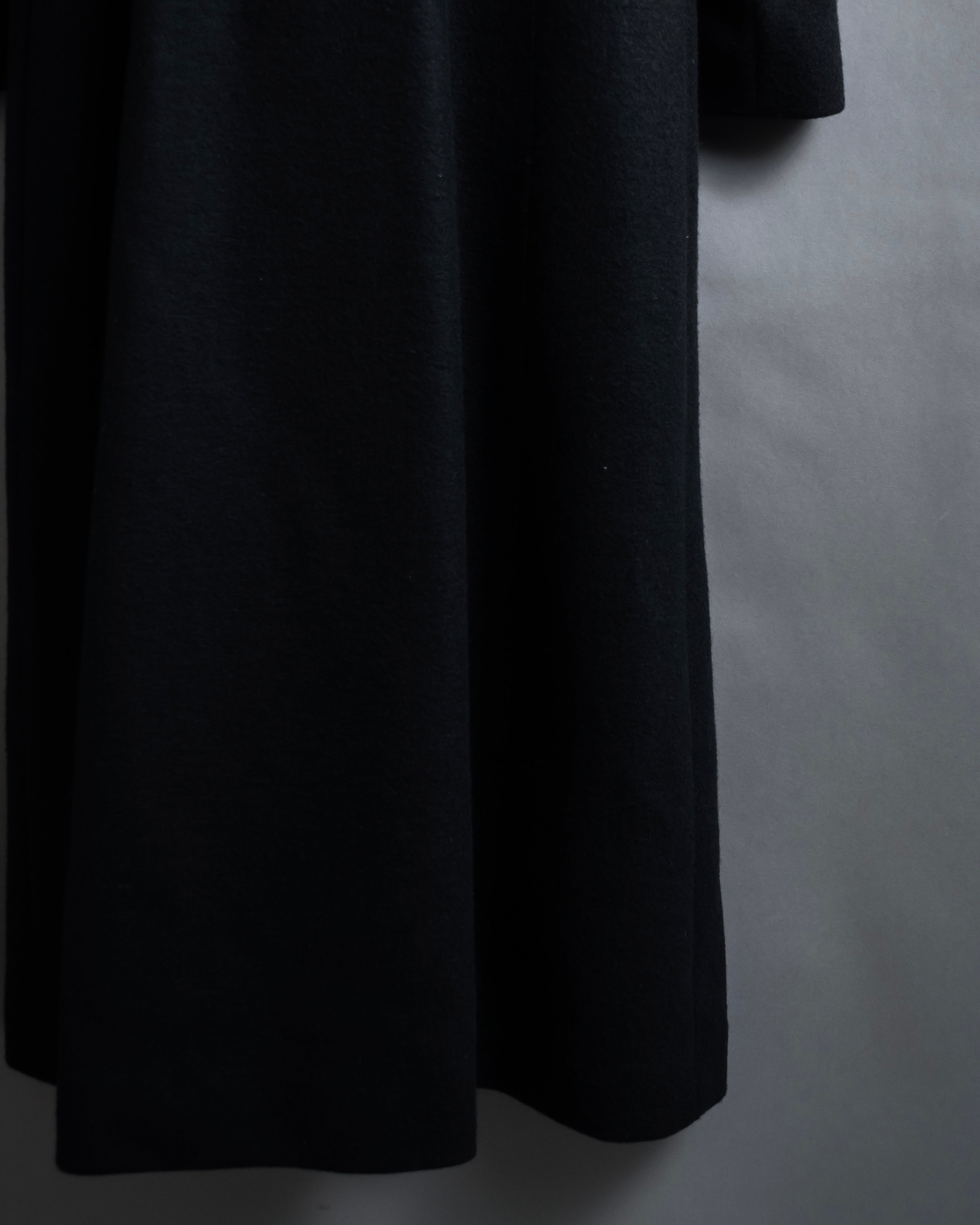"Marc Jacobs" A soft flowing flared silhouette long coat