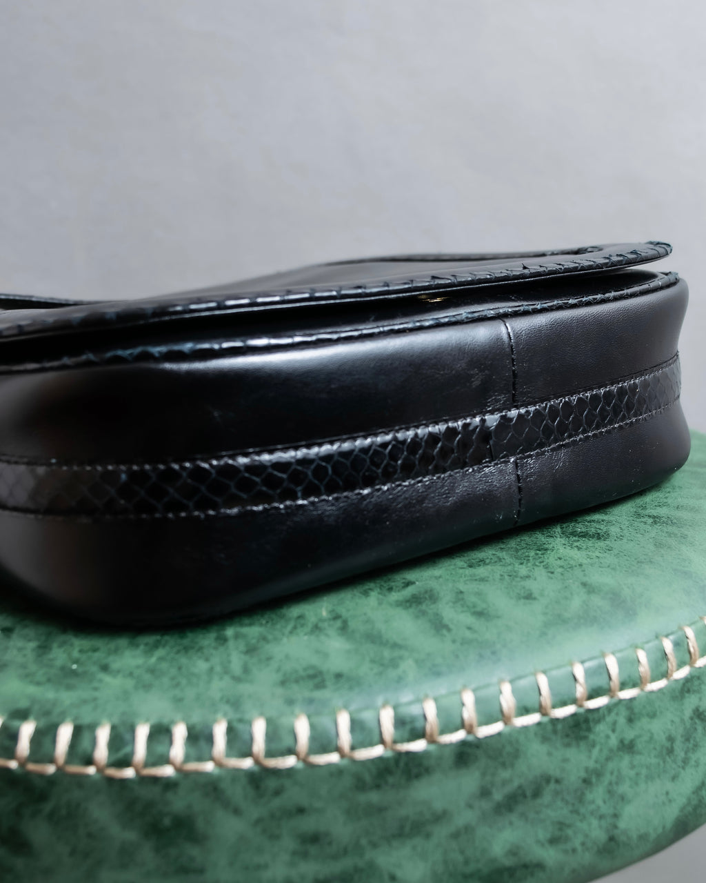 "GIVENCHY SACS" Logo parts design leather combination shoulder bag