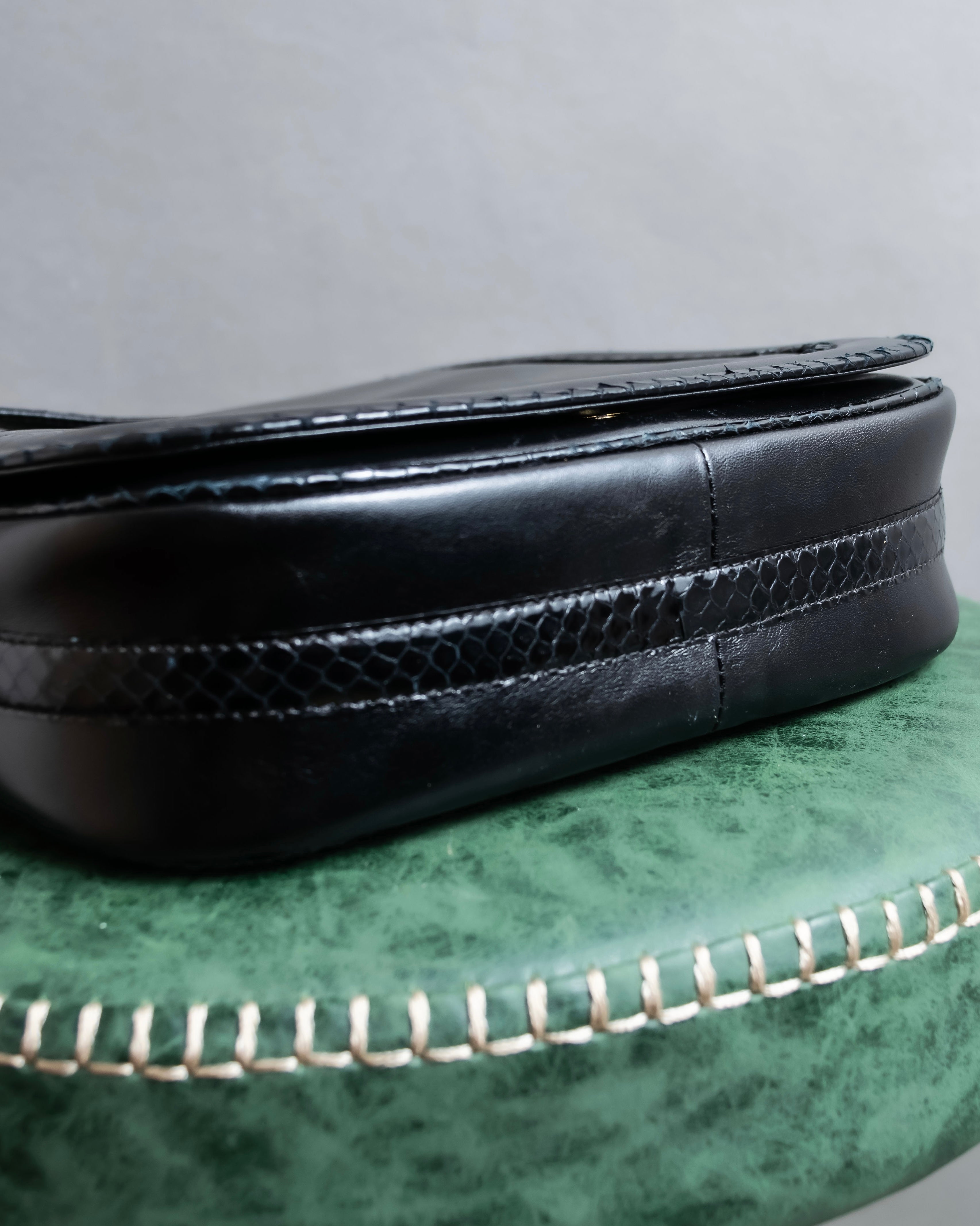 "GIVENCHY SACS" Logo parts design leather combination shoulder bag