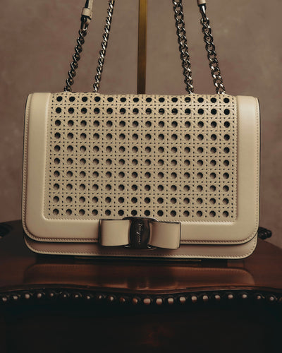 "Salvatore Ferragamo" 2010's-20's Ivory perforated leather chain shoulder bag
