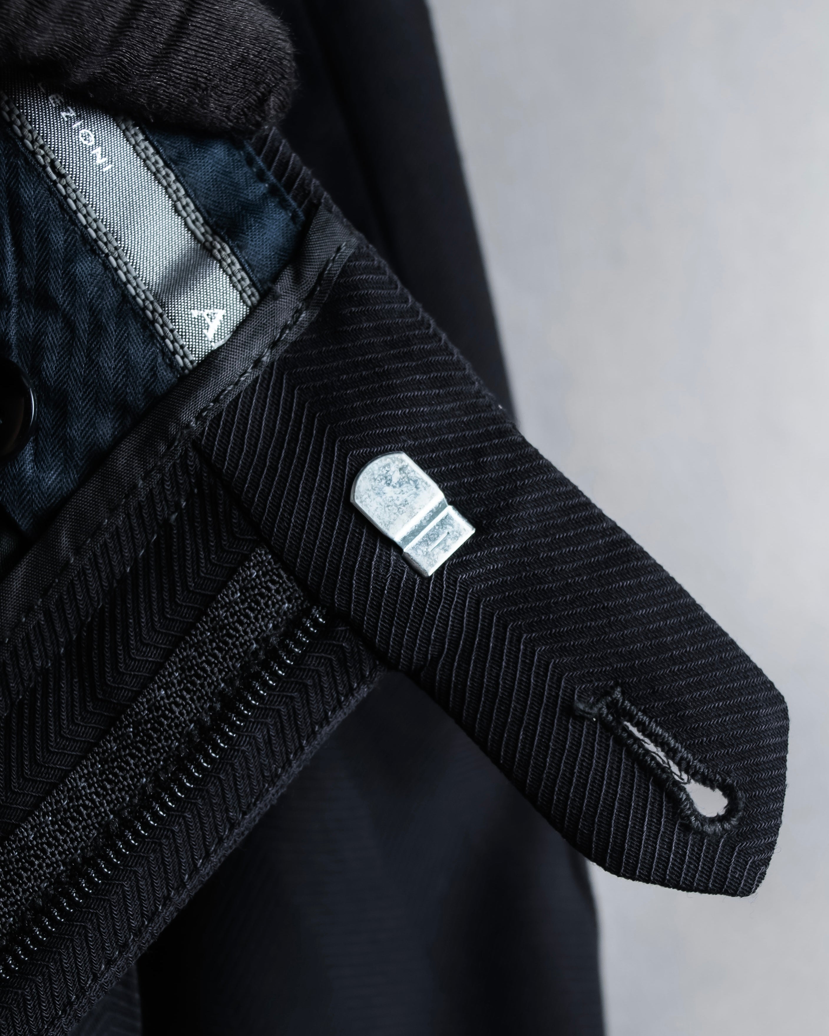 "ARMANI COLLEZIONI" Herringbone weave classical detail set up