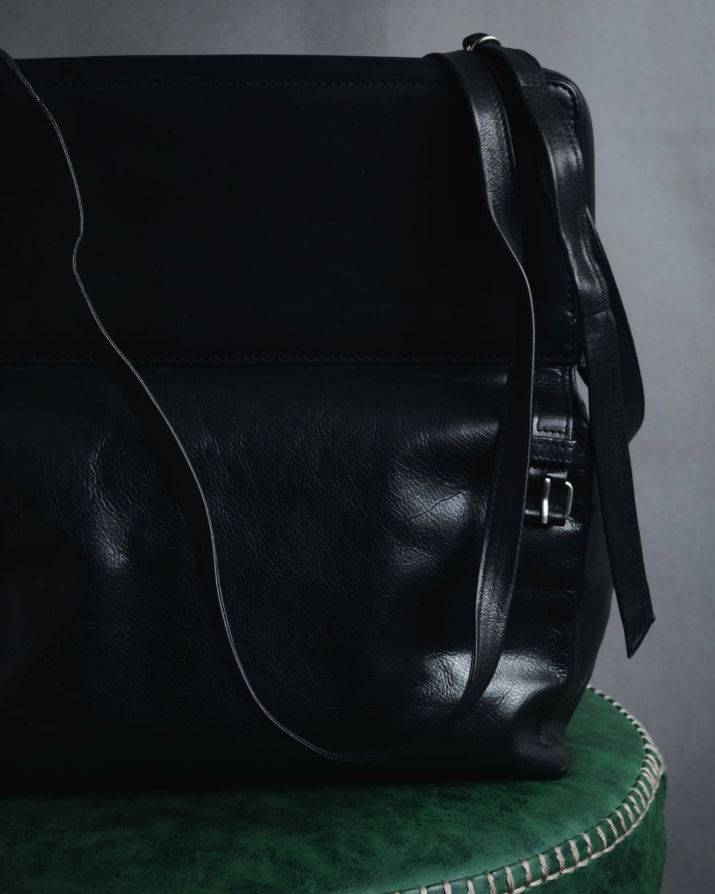 –SPECIAL– "ANN DEMEULEMEESTER" 2010-2013 Transformable roll-top vitello leather bag
