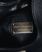 –SPECIAL– "Salvatore Ferragamo"
00’s Gancini gathered leather hobo bag