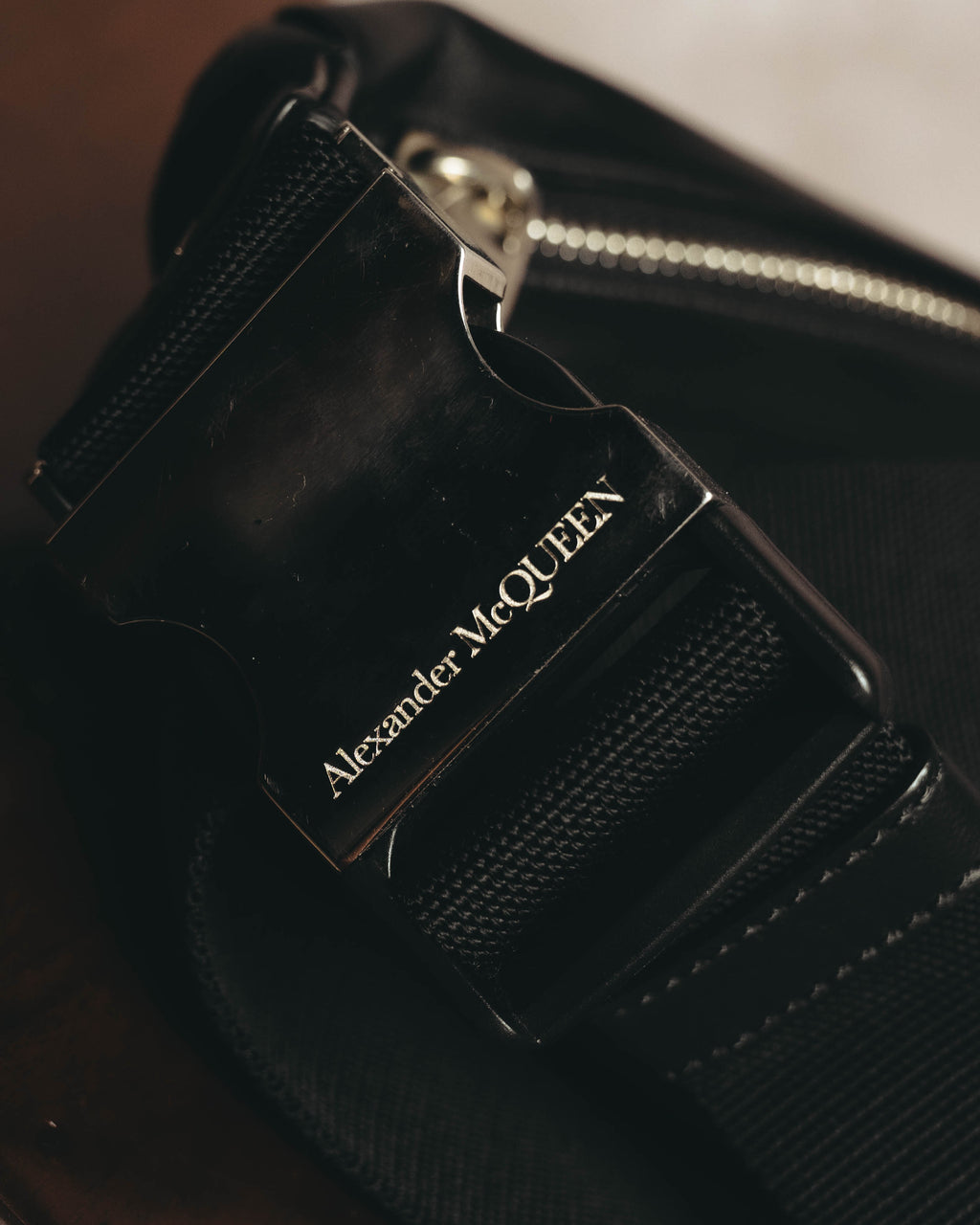 "Alexander McQueen" 10's Edgy leather belt bag