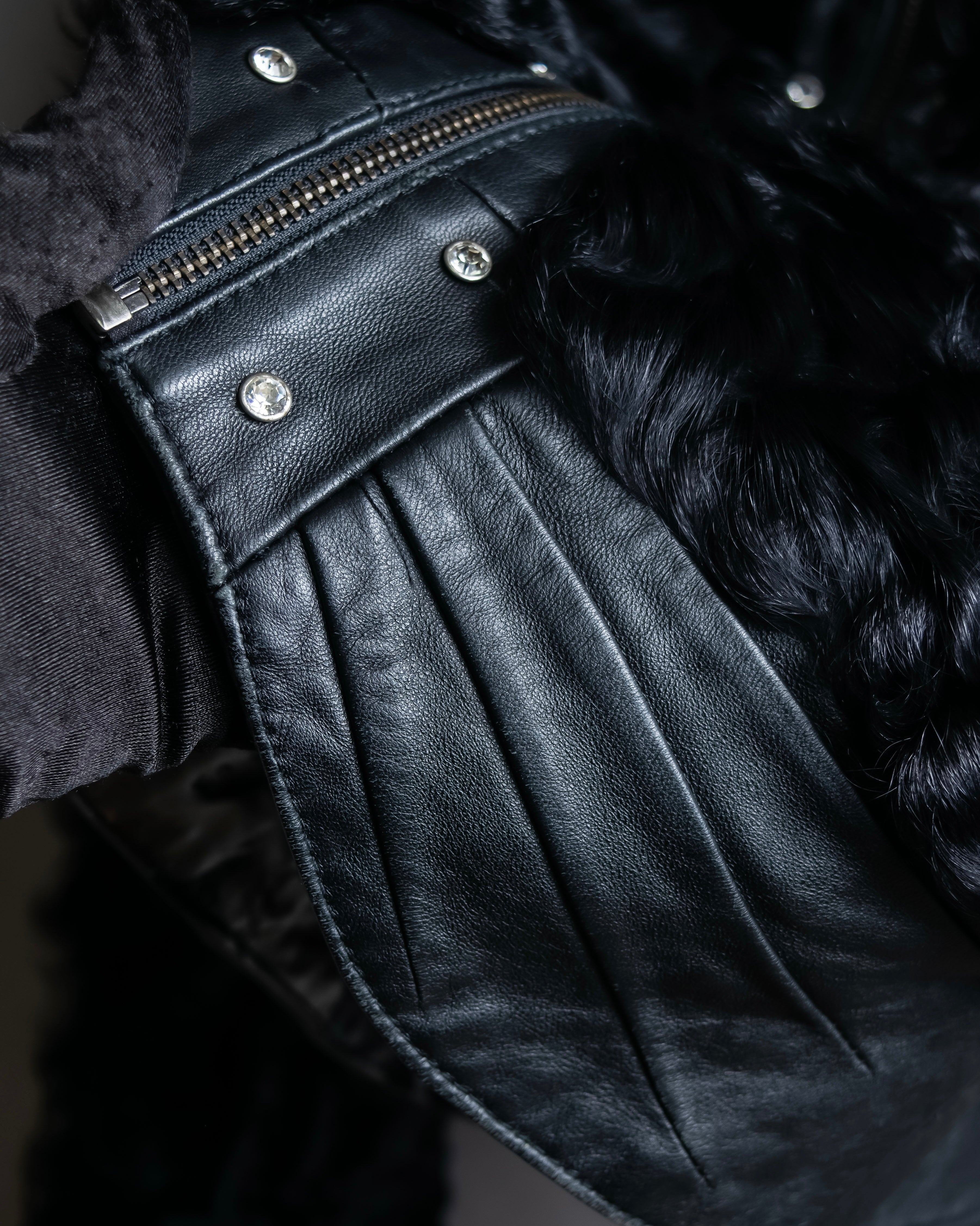 "HERMITAGE" Box silhouette double zipper fur blouson