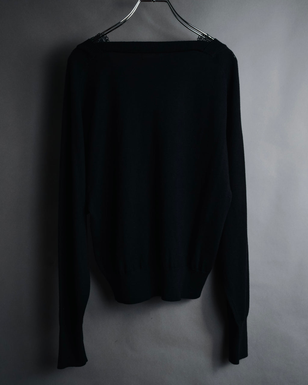 "Chloe" 2020 Lace-trimmed v-neck knit top