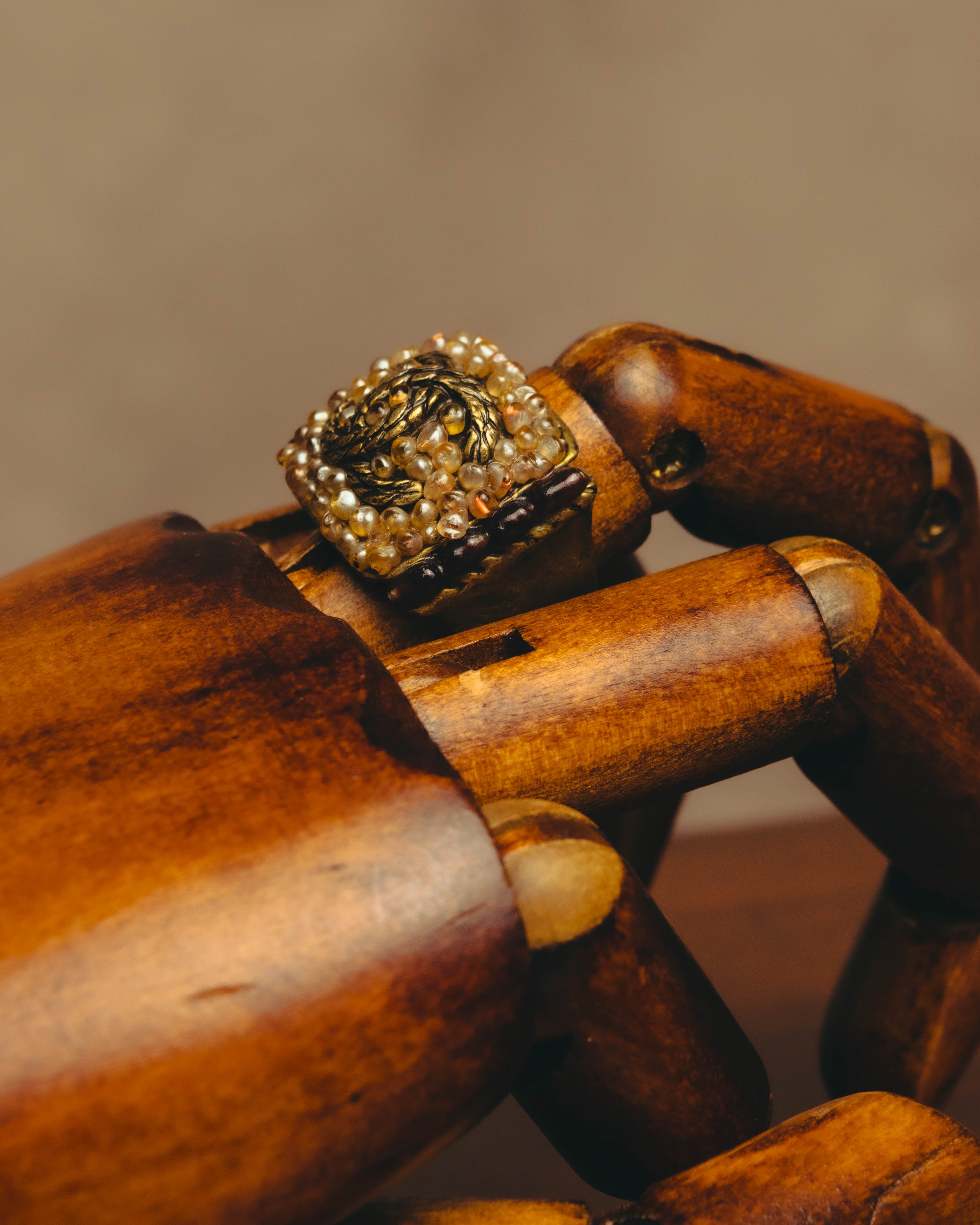 -SPECIAL- “CHANEL” 2000AW Glass pearl embellished CC statement ring