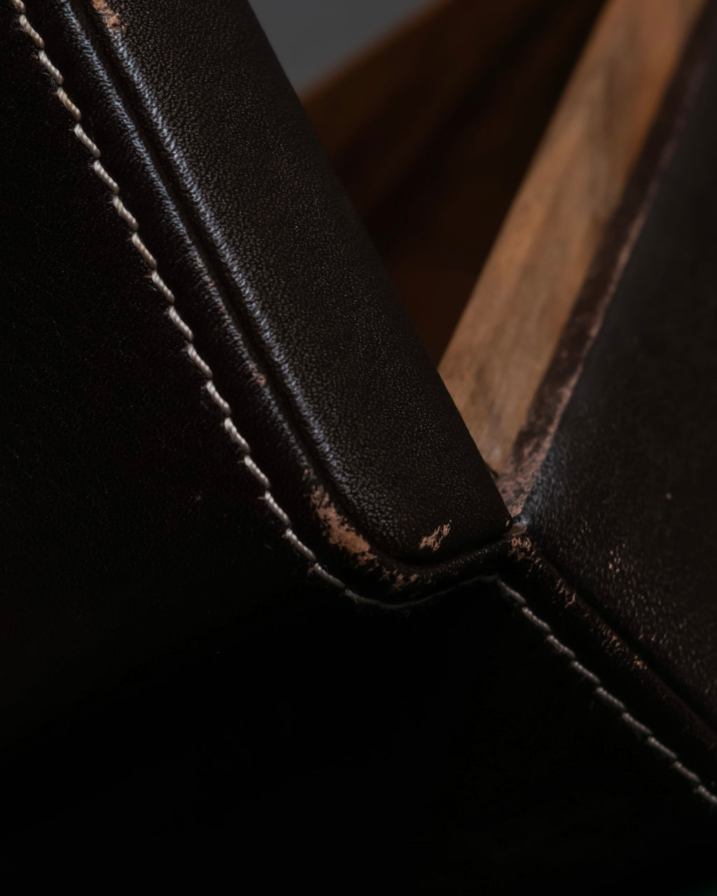 "LOEWE" Logo engraved wooden storage box