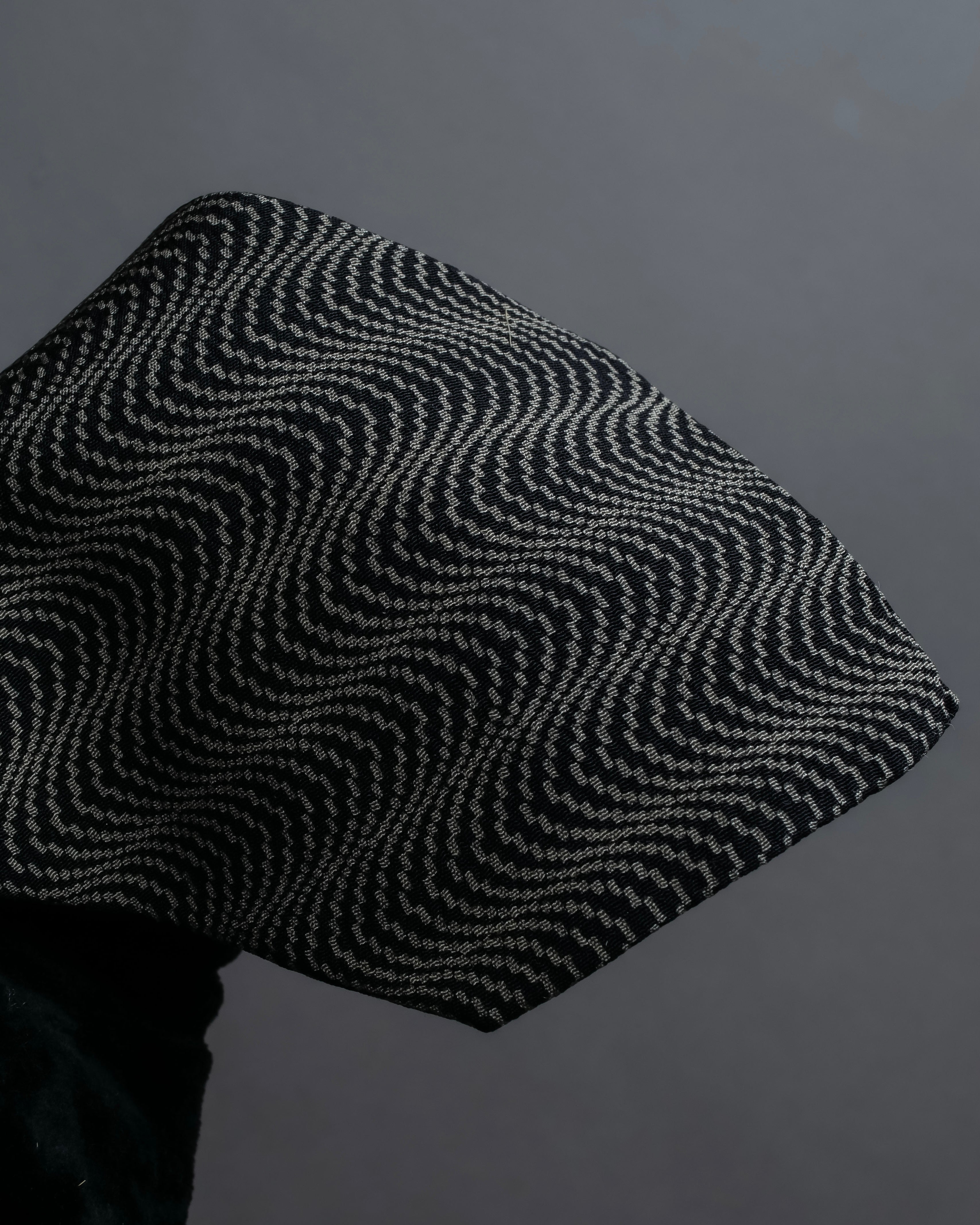 "GIORGIO ARMANI" Finely swaying wave pattern necktie