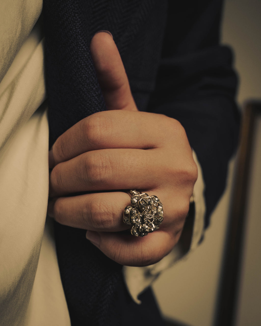 -SPDCIAL- “CHANEL” 99AW Repeated logo oval medallion ring