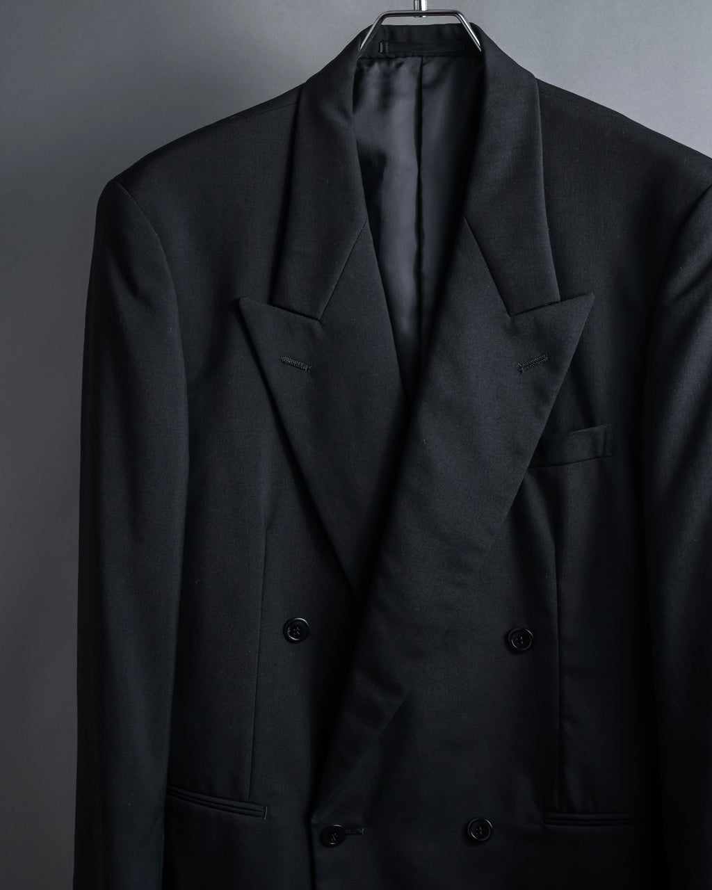 "YVES SAINT LAURENT" Straight tailoring design set up