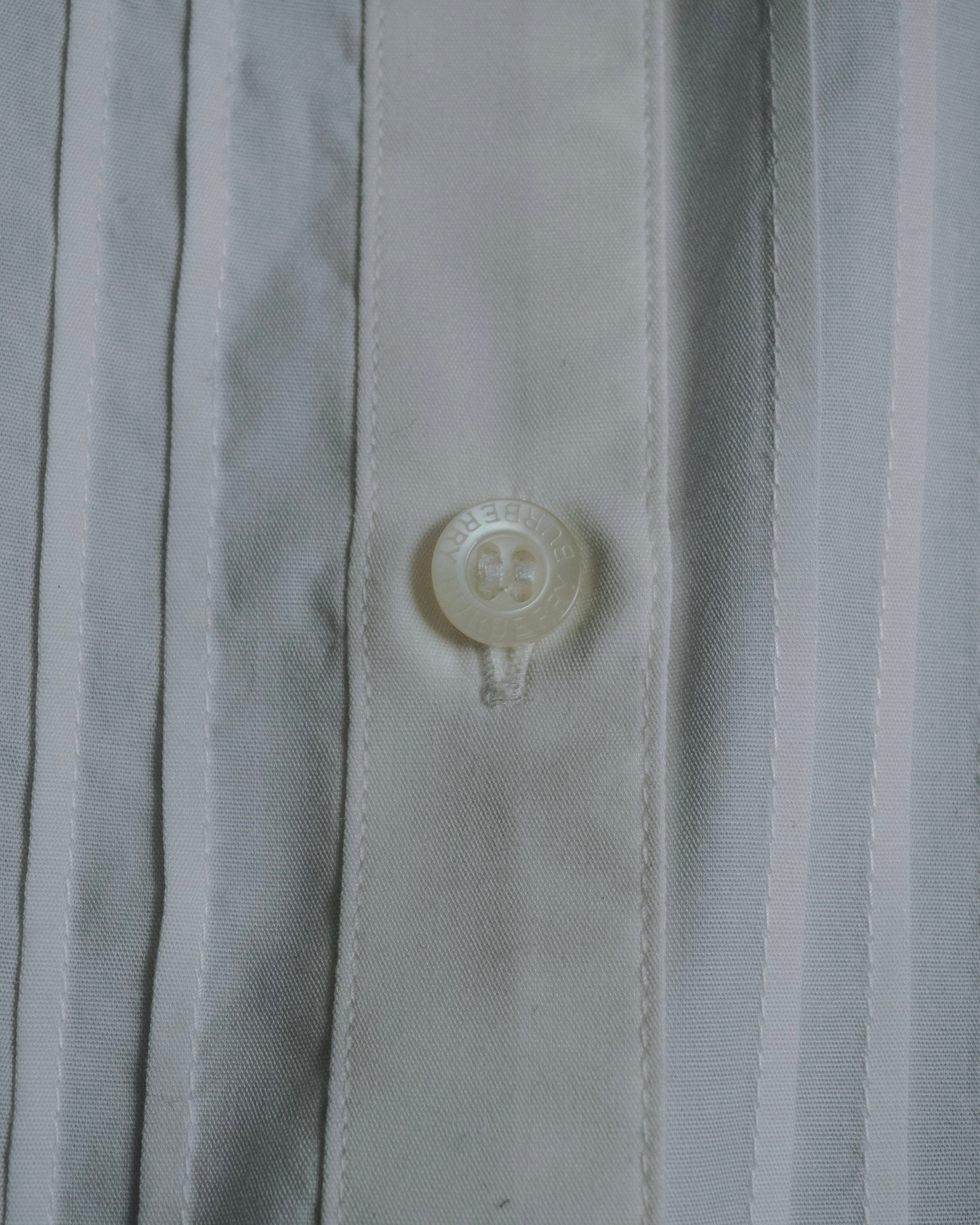 "BURBERRY LONDON" 2010-2014 pintuck tuxedo-front dress shirt