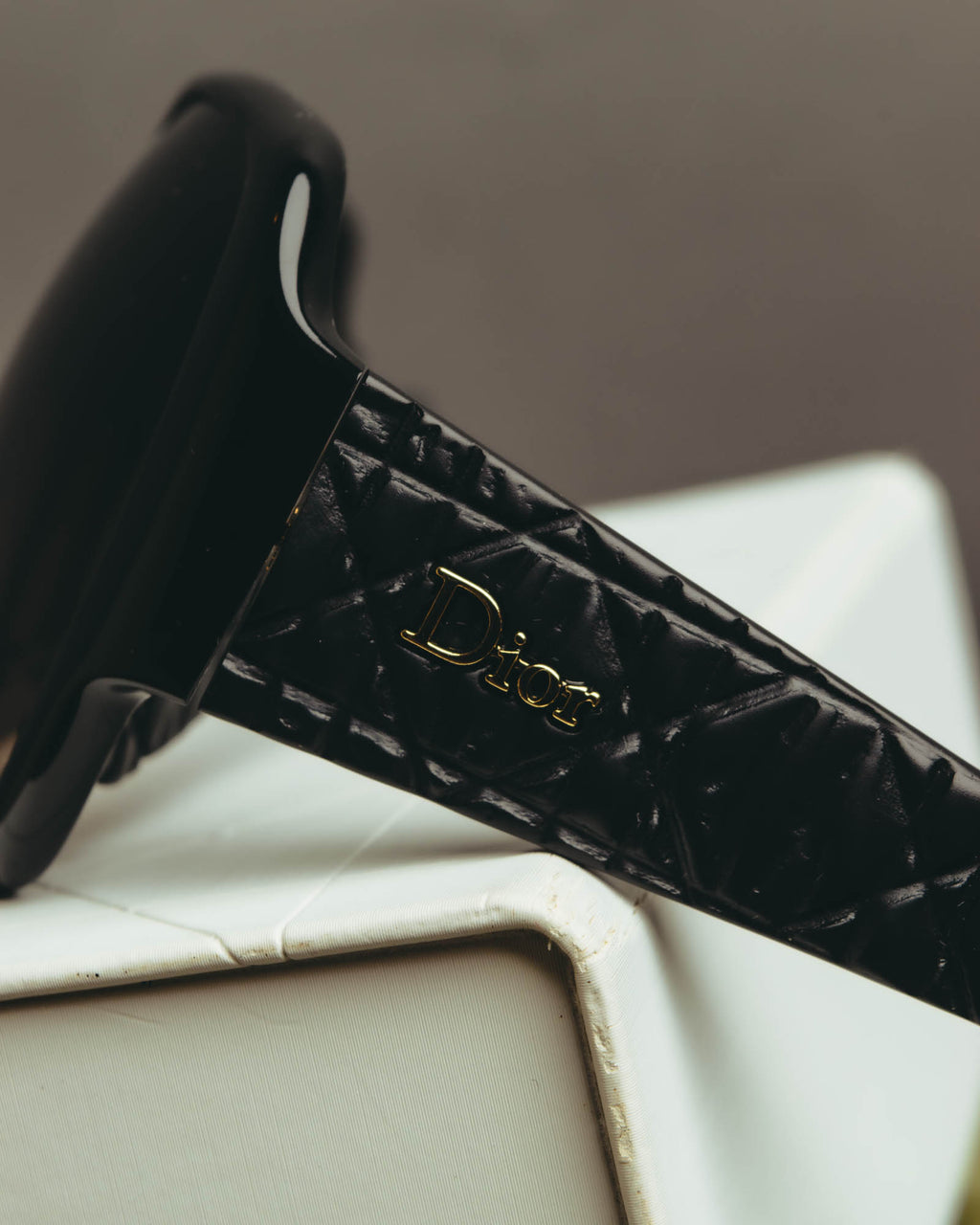 "Christian Dior" 10's Oversized quilted temple sunglasses