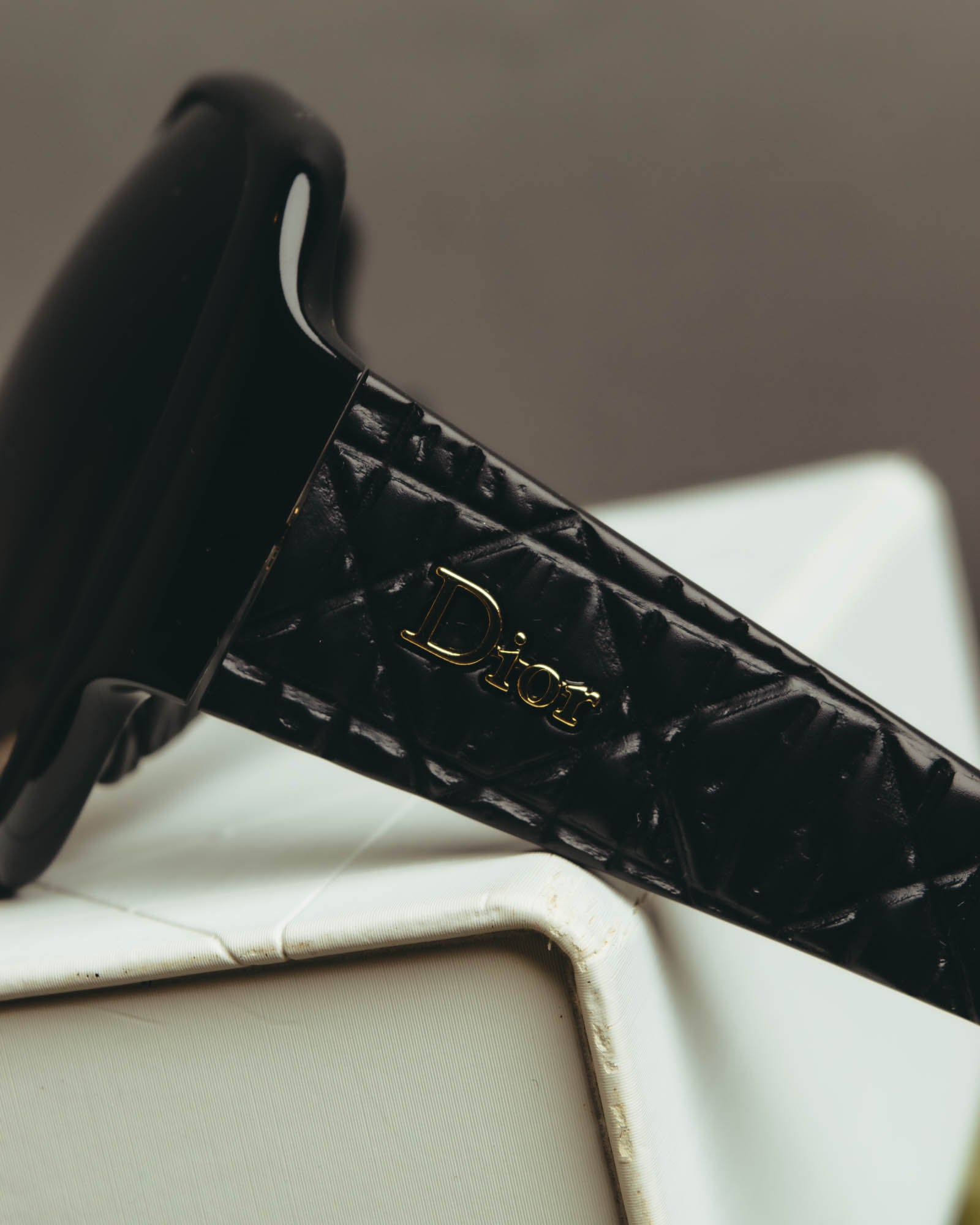 "Christian Dior" 10's Oversized quilted temple sunglasses