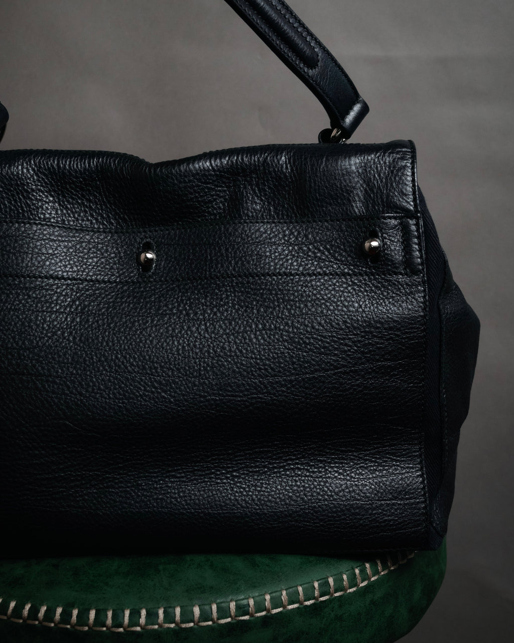 “YVES SAINT LAURENT” Late 2000s Muse Two grained leather flap hand bag