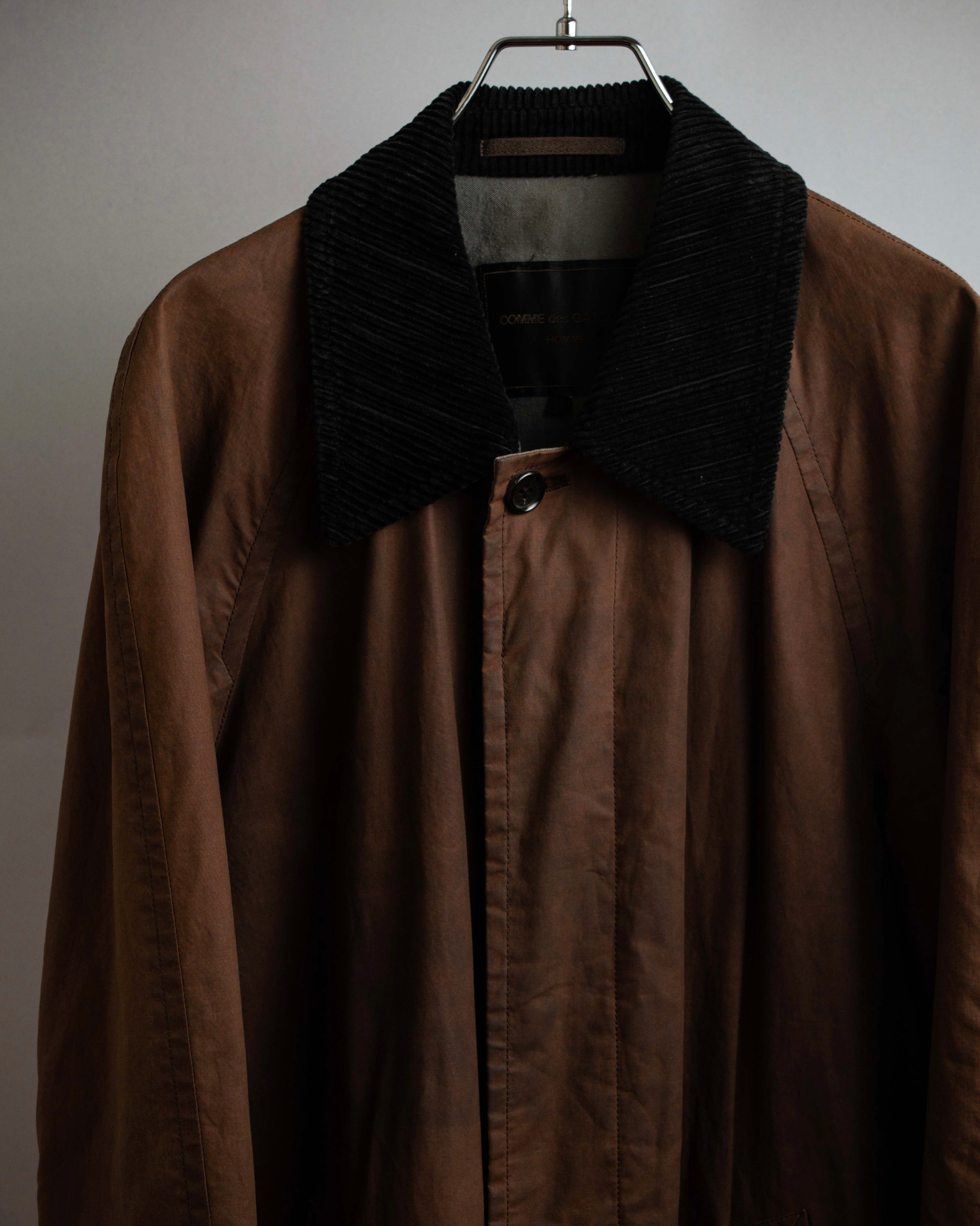 "COMME des GARCONS HOMME"
03AW corduroy collar design stand collar long coat
