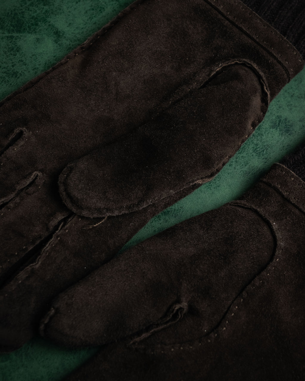 –SPECIAL– “HERMES” 80’s-90’s Cashmere lined suede driving gloves