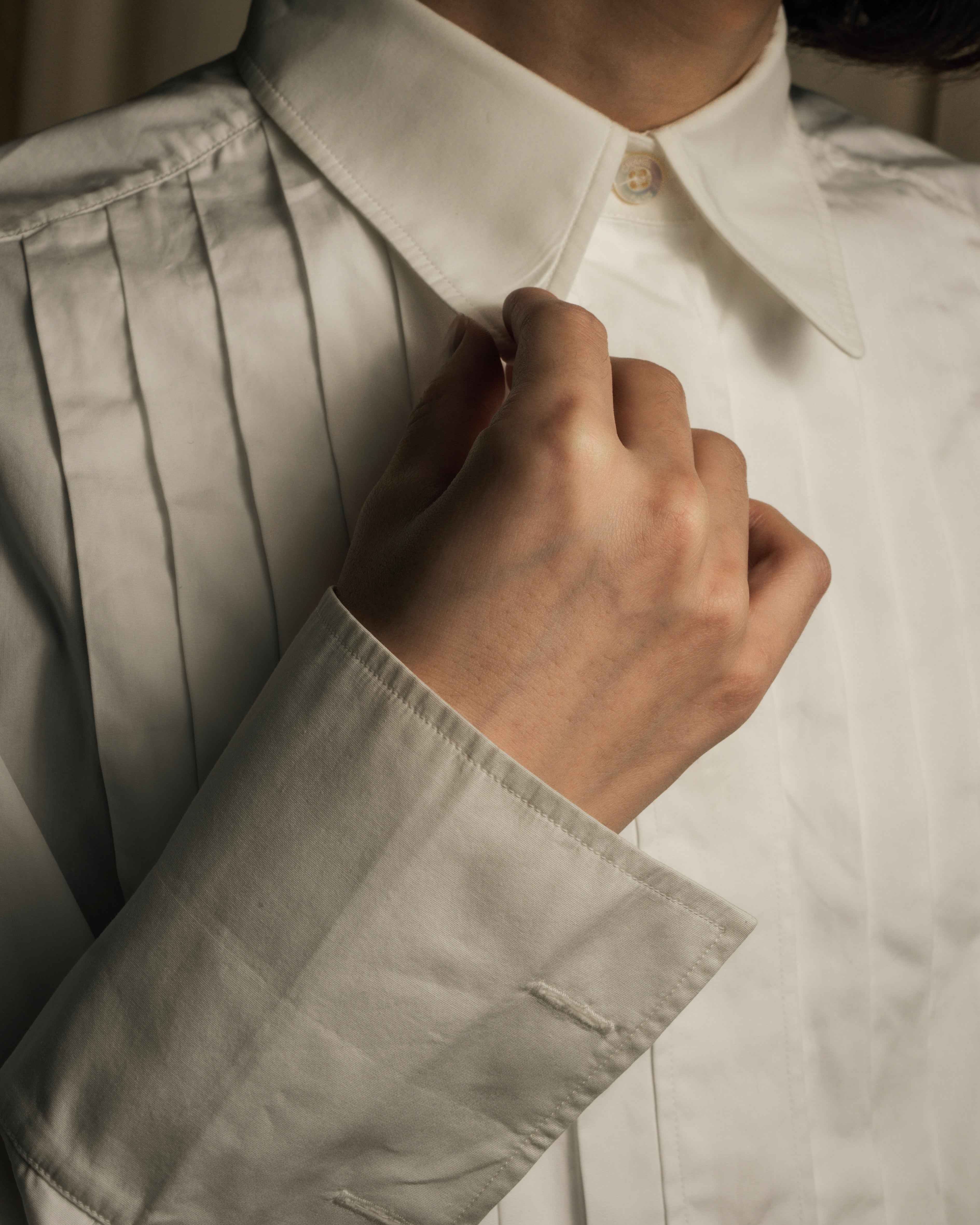 "CHANEL" 96's Spring collection tuck pleats shirt