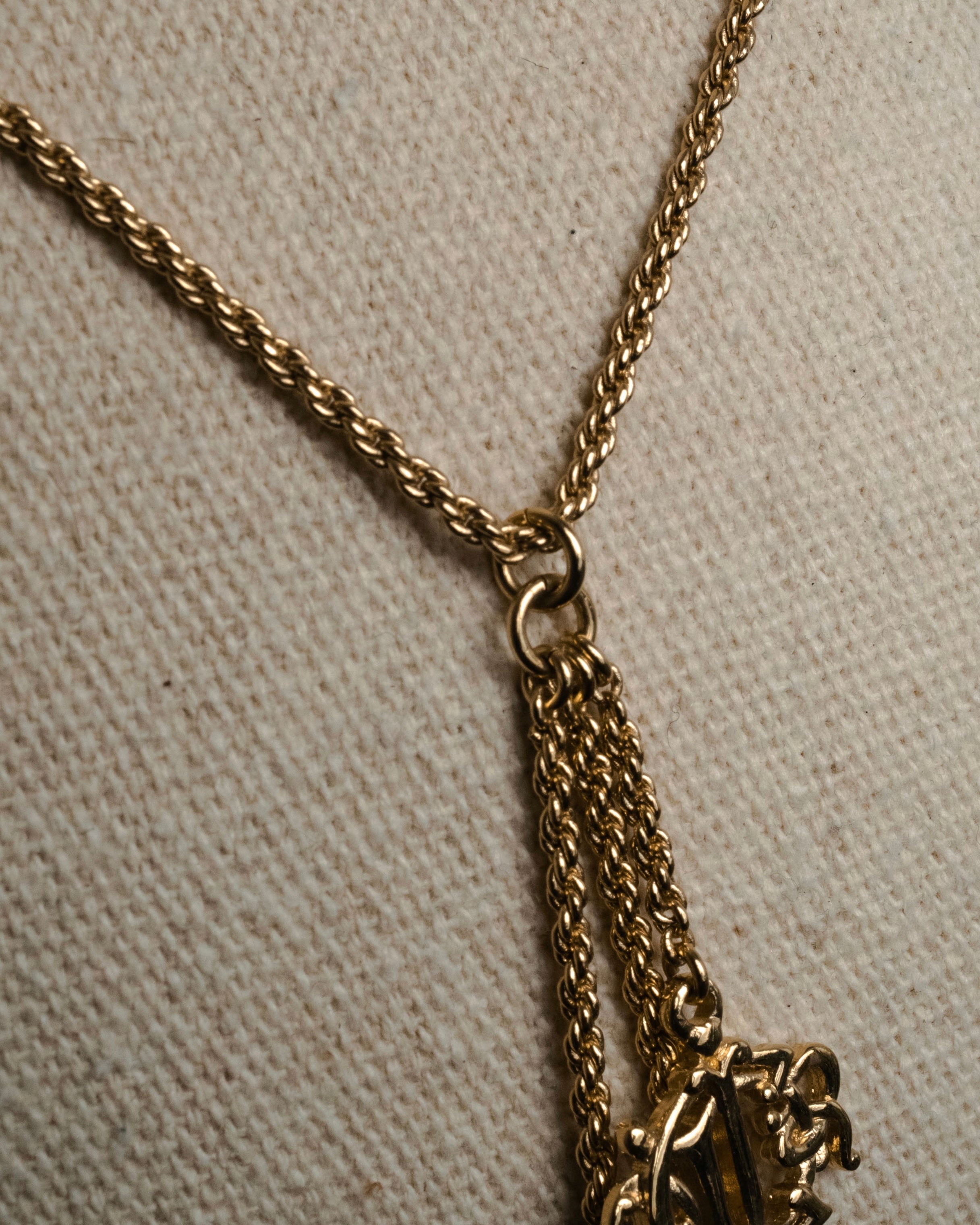 “Christian Dior” 90’s Dune charm long necklace