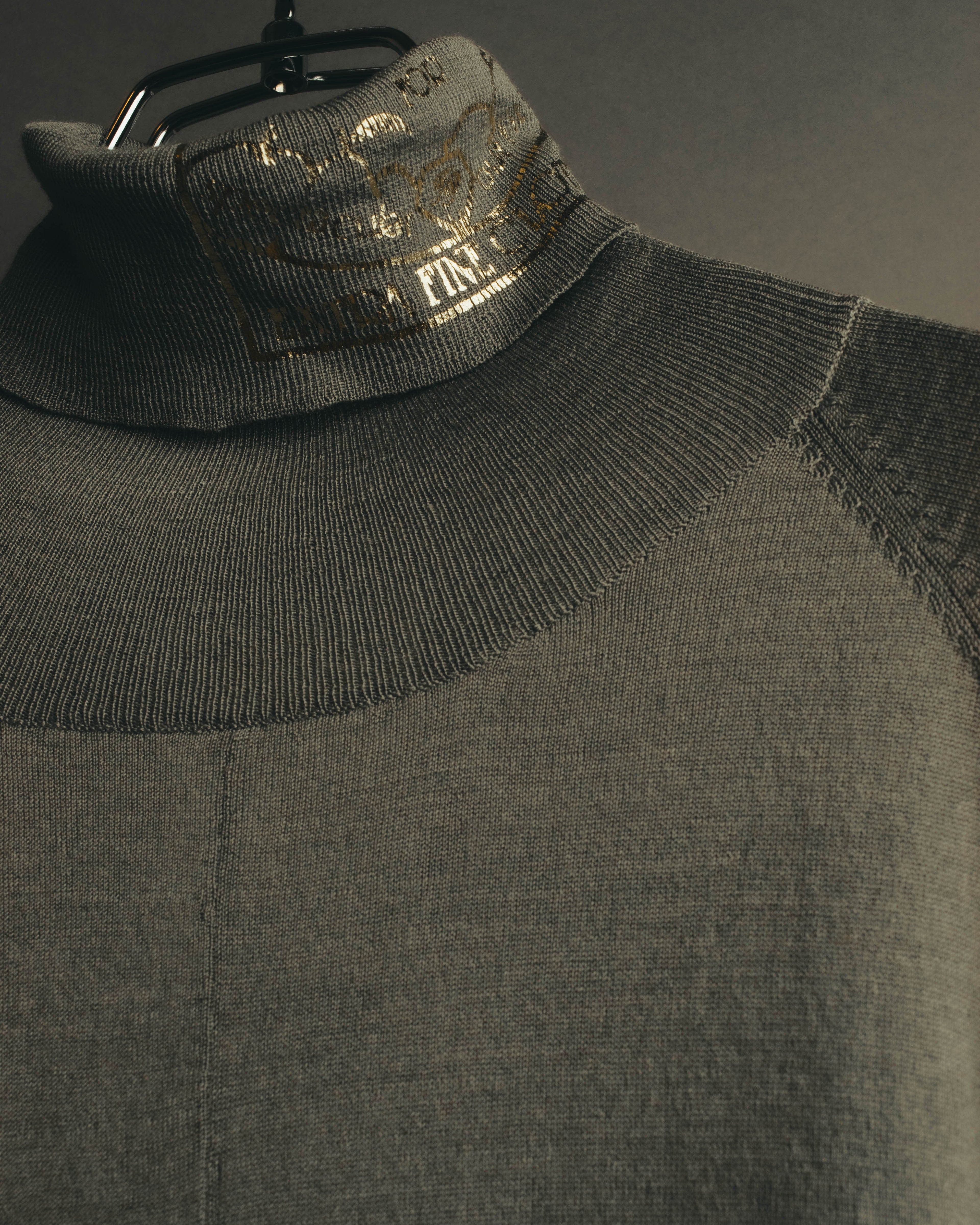 "Theatre PRODUCTS" 00's-10's Silk wool turtleneck knit sweater