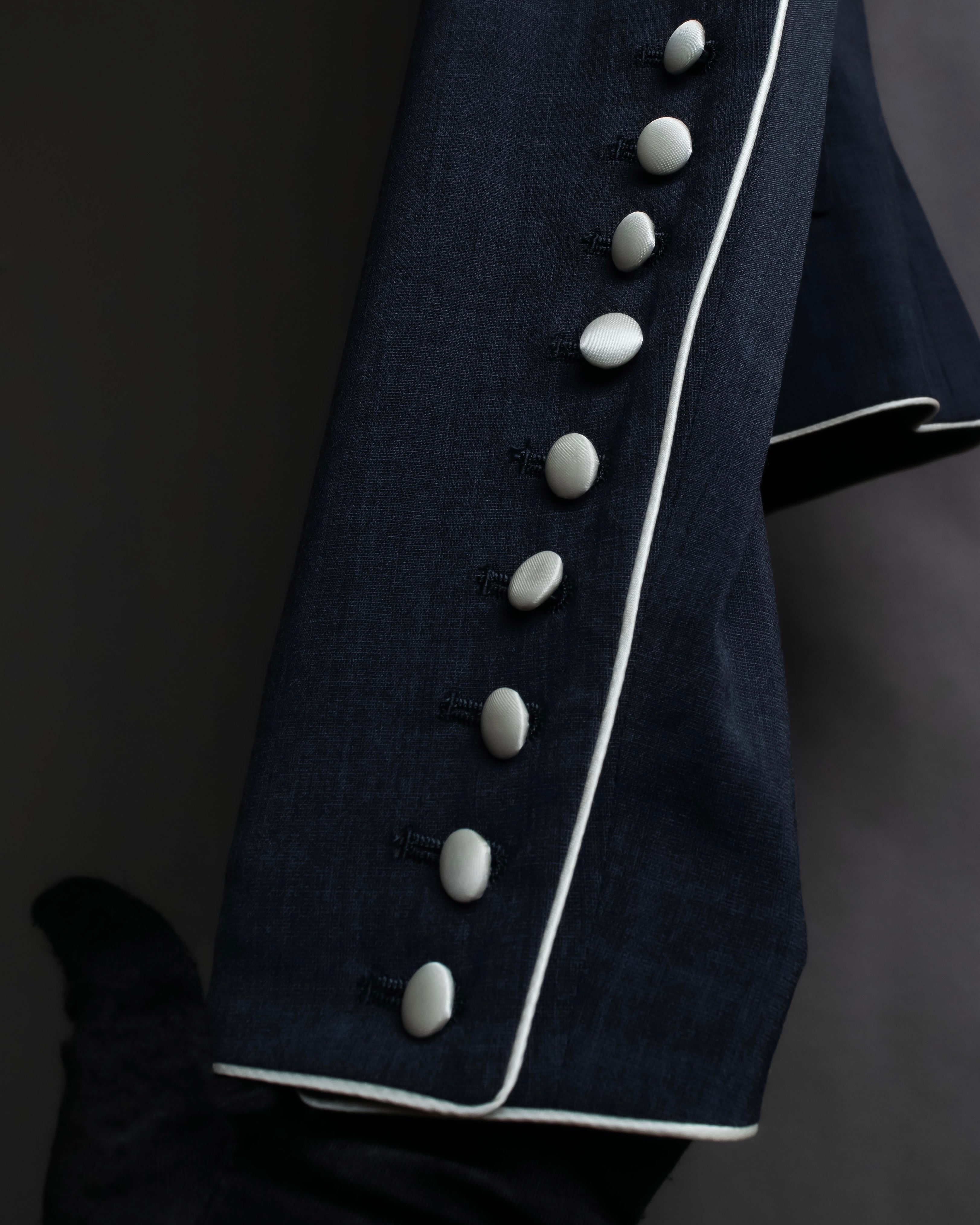 "PAUL SMITH" Consecutive button design compact jacket