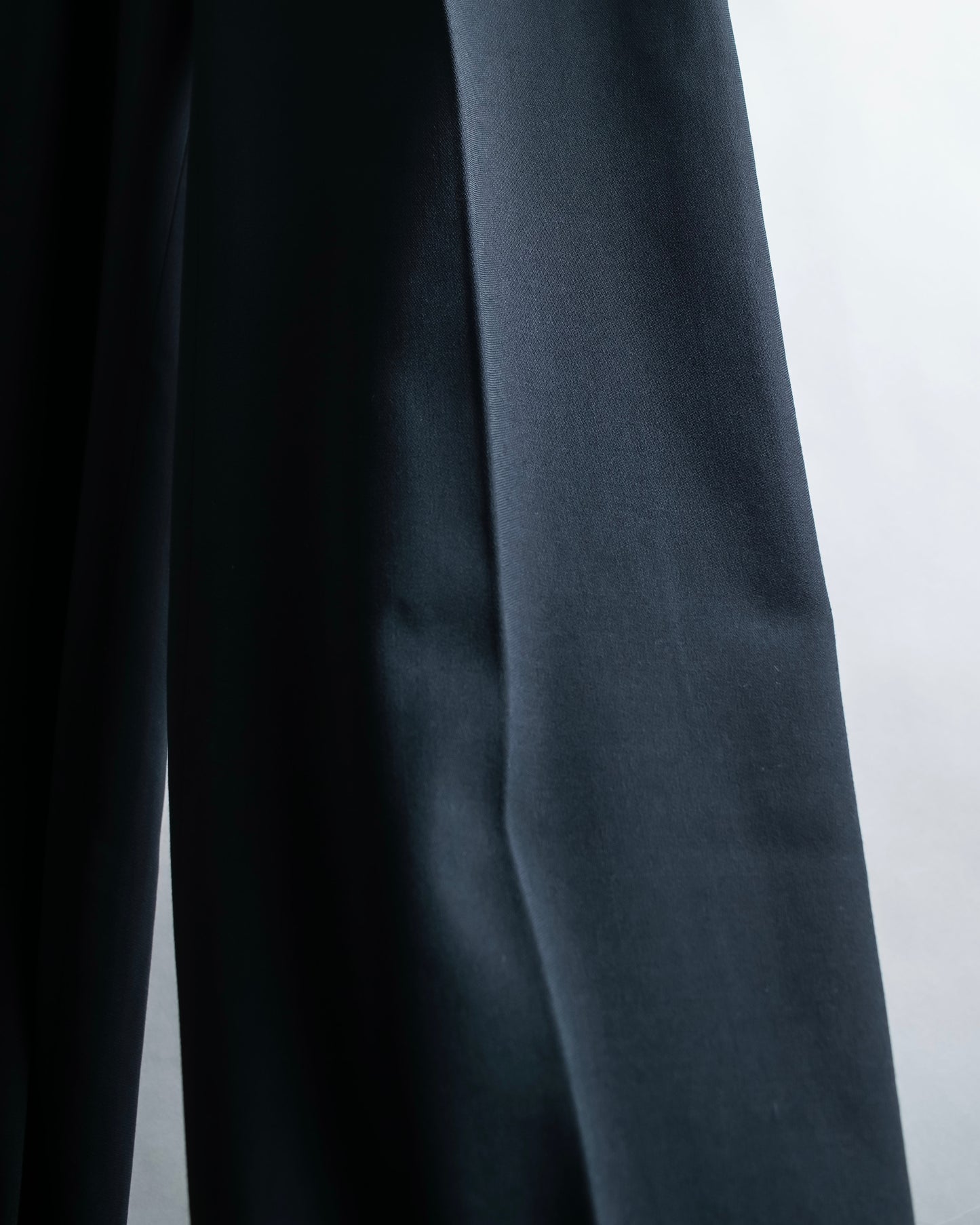 "CHANEL" 100% wool belted wide straight slacks