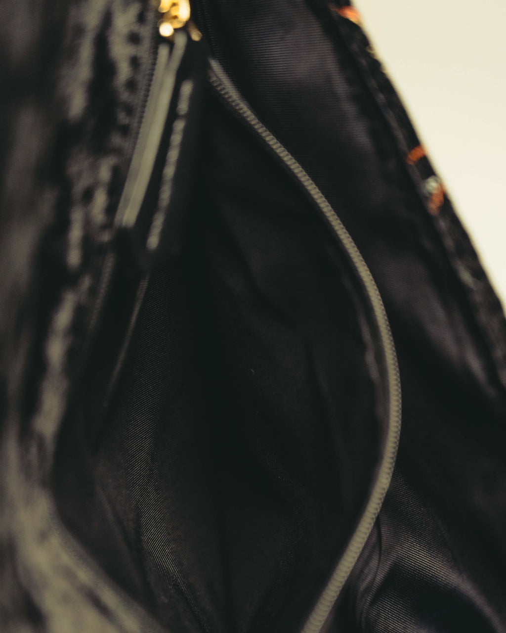 "VALENTINO" 80's-90's Ornately embroidered velvet chain shoulder bag