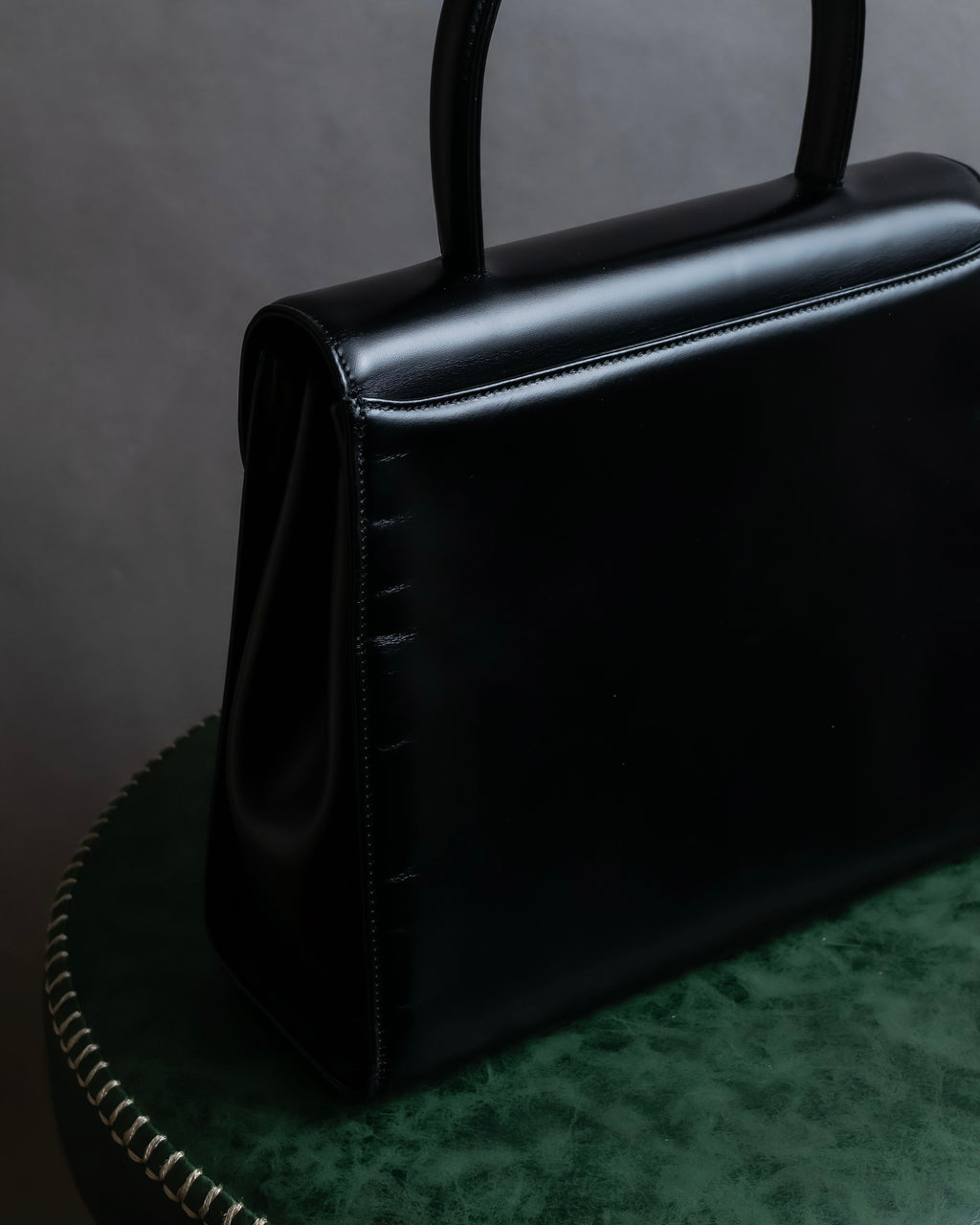 "Charles Jourdan" Logo half-moon metal plate design leather hand bag