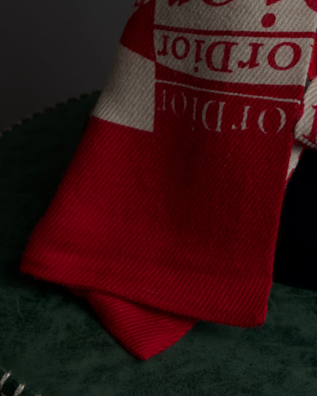"Christian Dior" Logo pattern twill muffler
