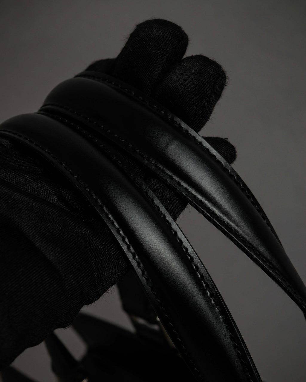 "Salvatore Ferragamo" Gancini motif both sides design leather hand bag