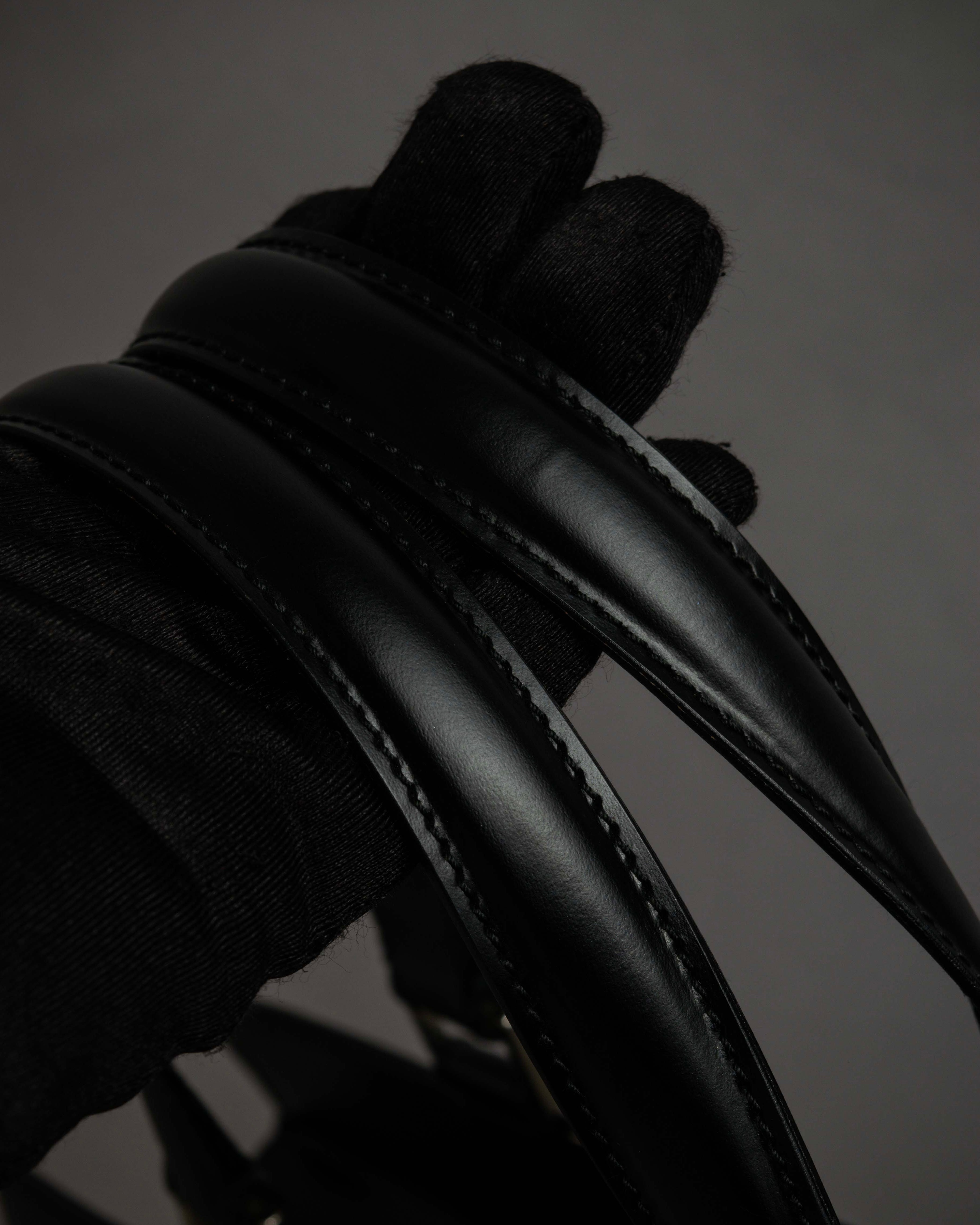 "Salvatore Ferragamo" Gancini motif both sides design leather hand bag