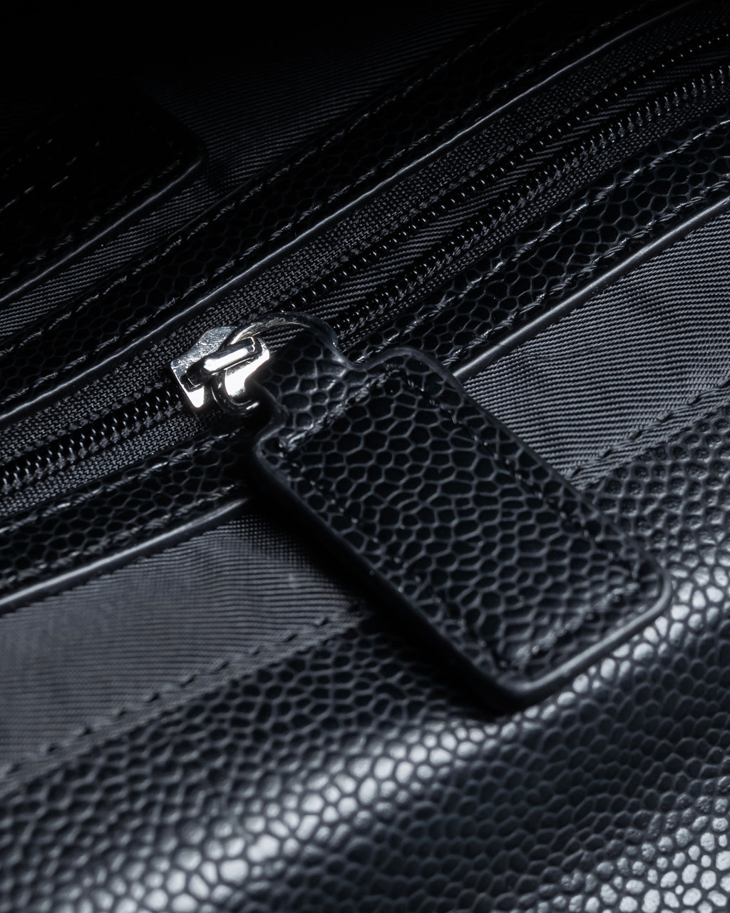 "VALENTINO" Textured leather V tassel chain shoulder bag