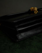 "GUCCI" Filigree vintage design chain shoulder leather bag