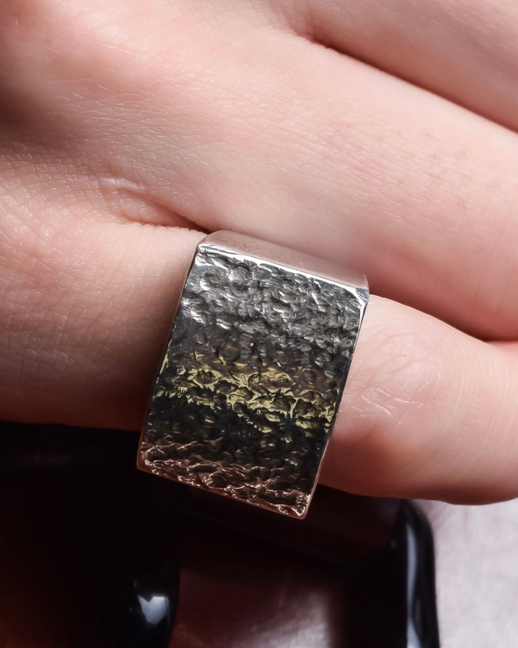 "GUCCI" Hammered texture square dome silver ring