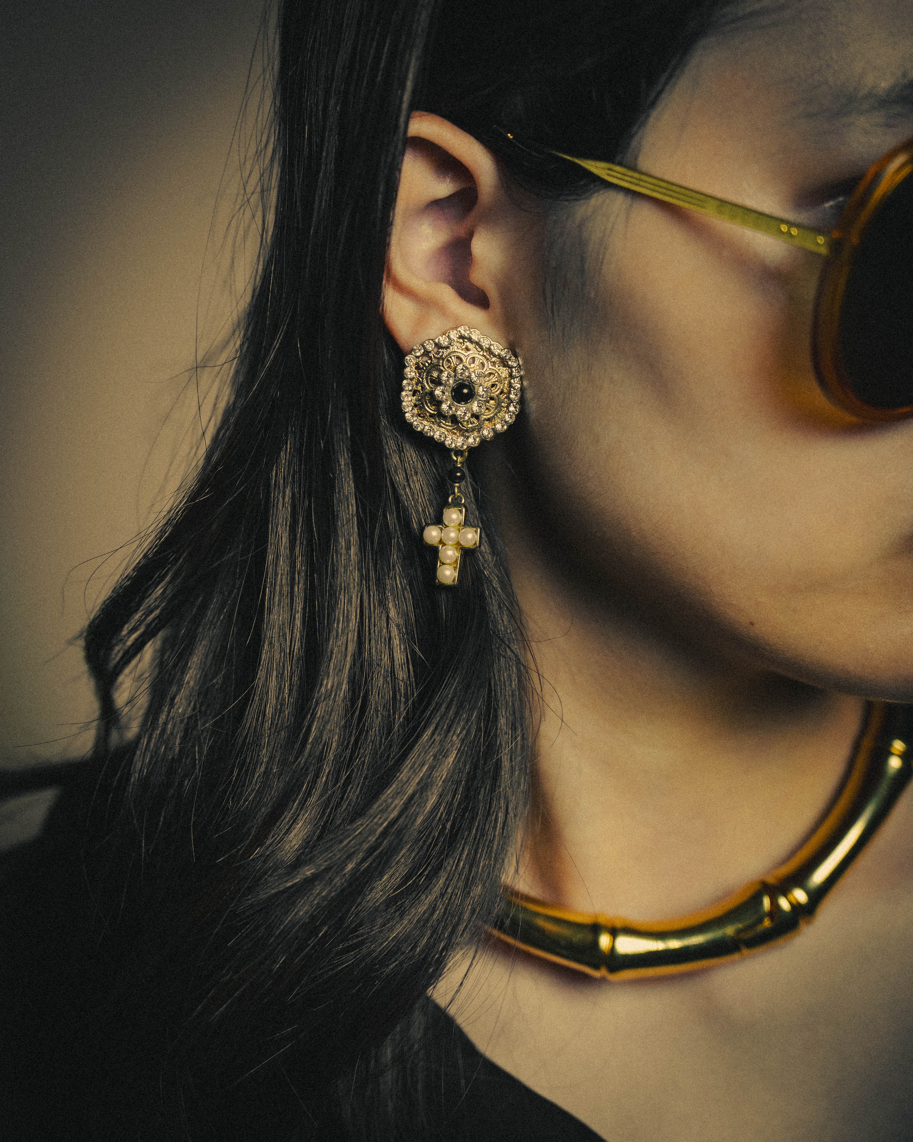 –SPECIAL– "VALENTINO" 80's-90's Ornate clip-on drop earrings