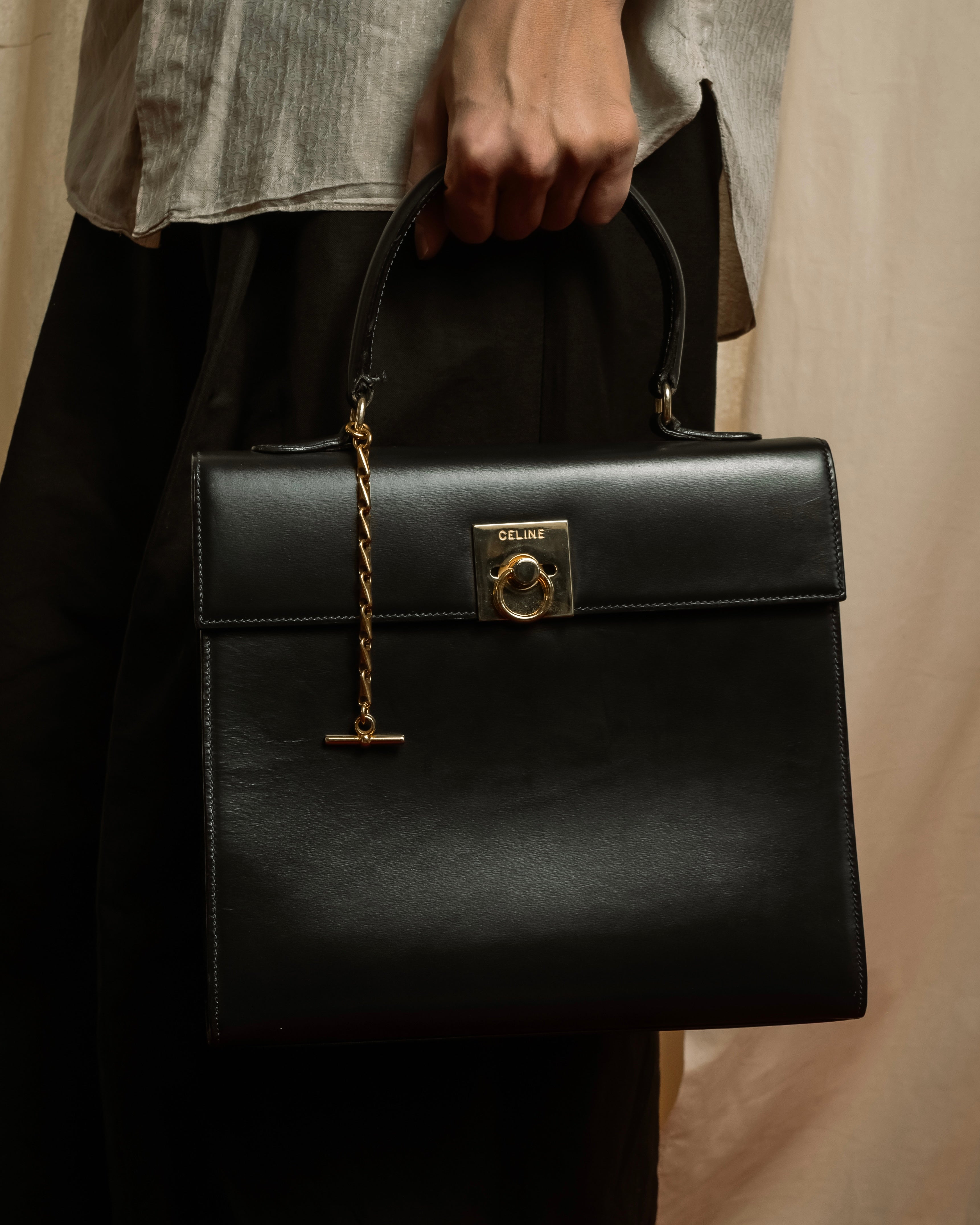 "CELINE" 80's-90's Square silhouette gold parts design leather hand bag