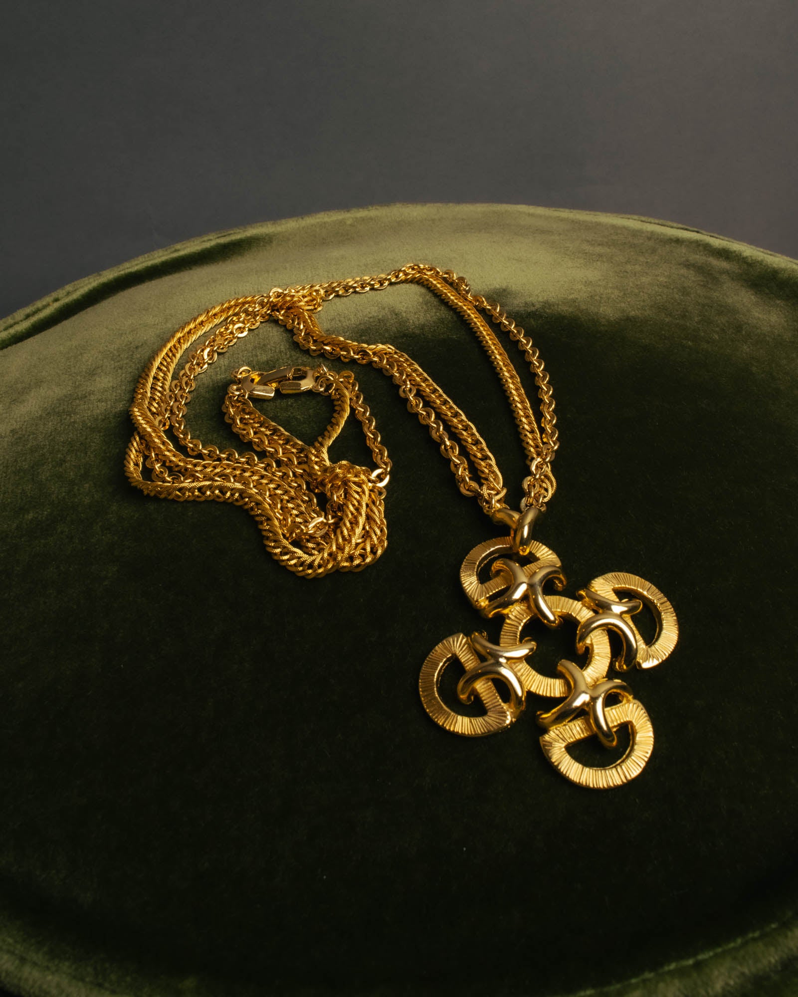 -SPECIAL- “Lucien Piccard” 70’s-80’s Gold tone cross pendant necklace