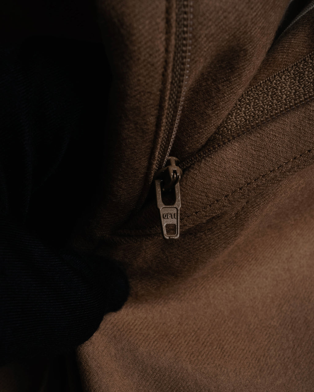 “GUCCI” 2016-2022 Tailored side line wool trousers