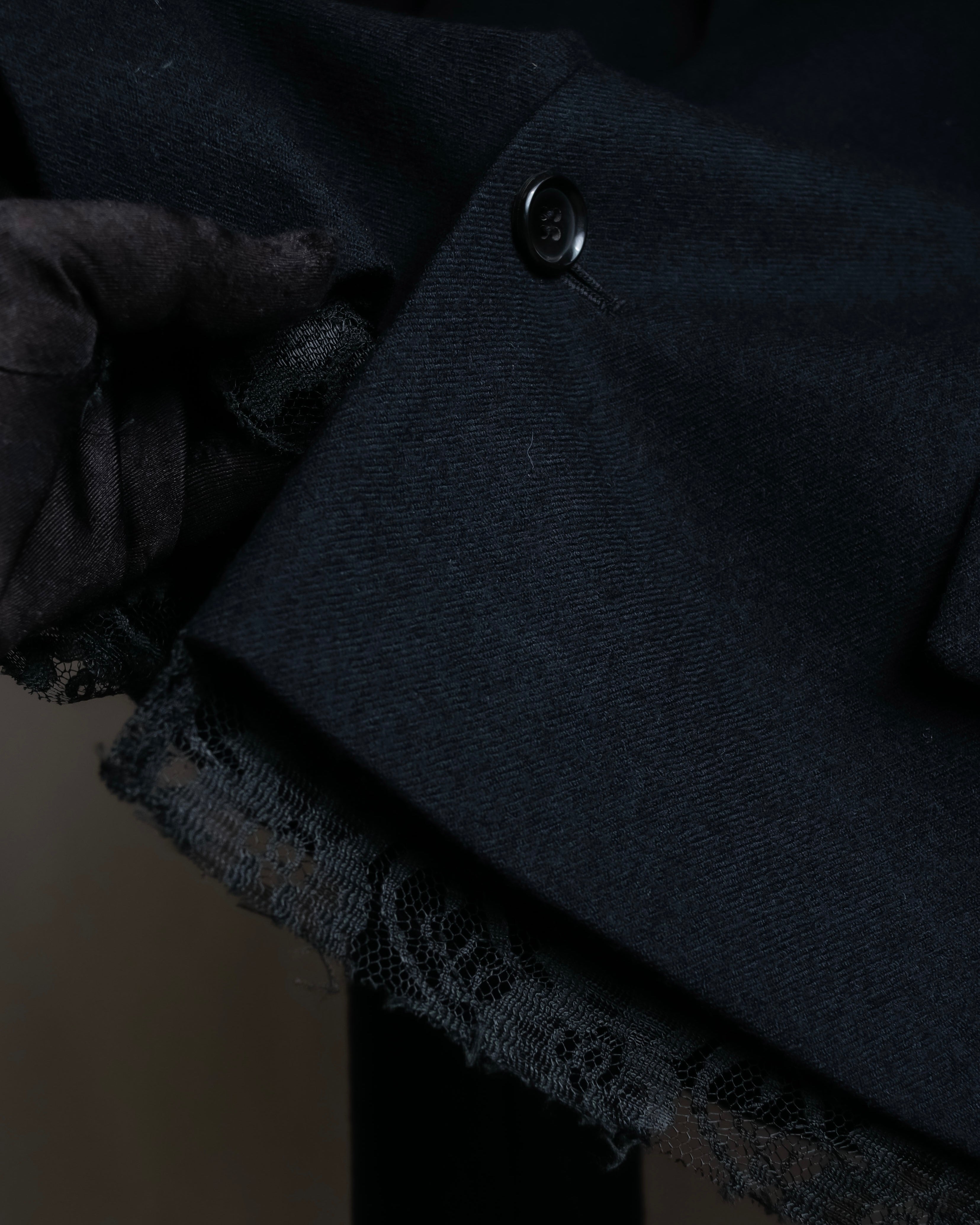 "tricot COMME des GARCONS" 
2001AW Lace-switched design tailored jacket