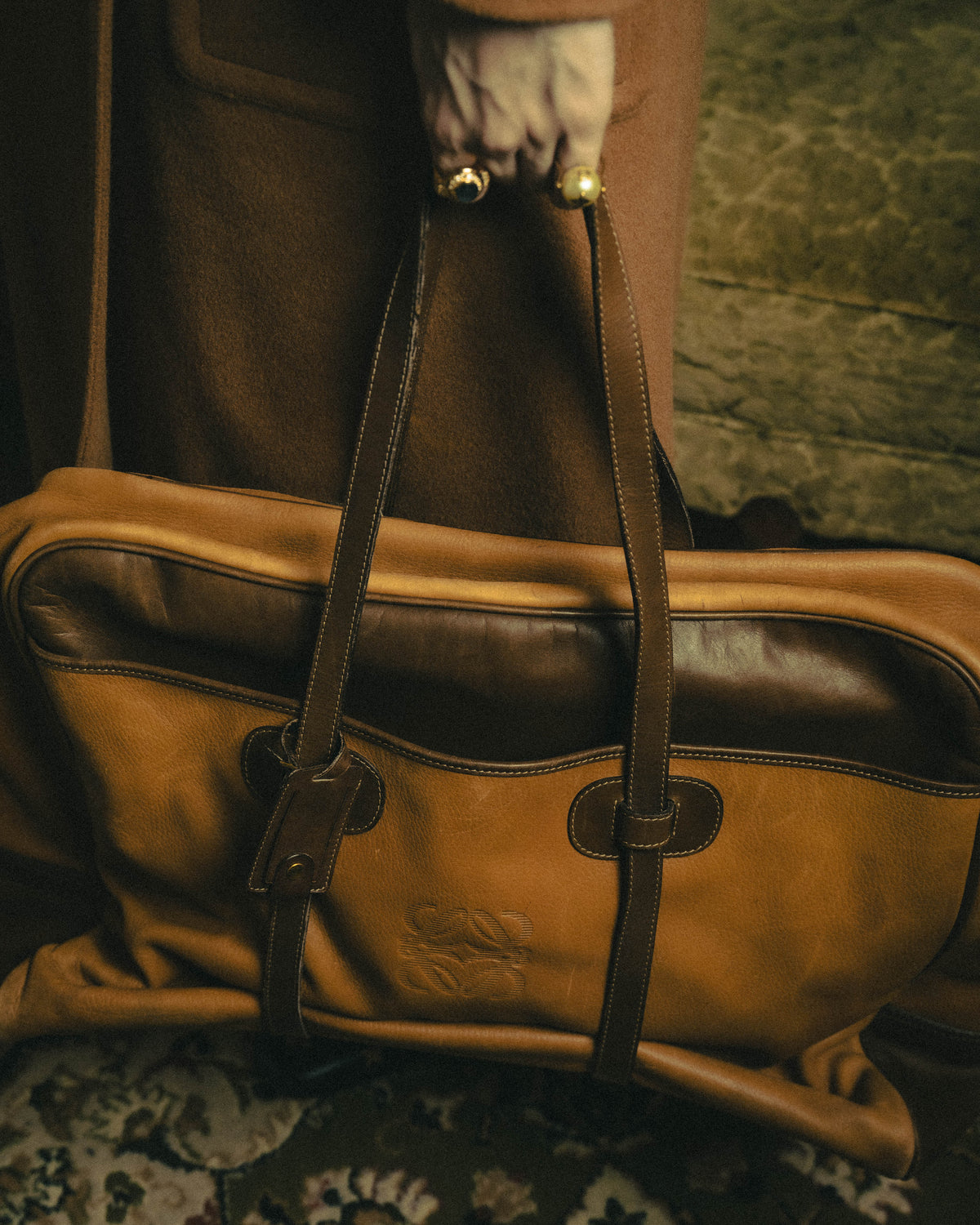 -SPECIAL- “LOEWE” 90’s Anagram embossed wide-opening leather boston bag